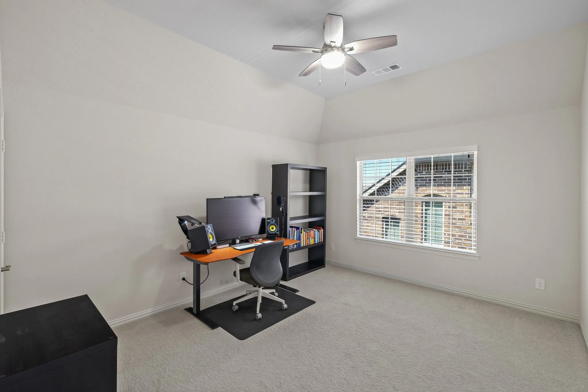 Single Family Residence For Sale in Denton County , 409 Palamedes Street, Lewisville, Texas 75056, 4 Bedroom, 4 Bathroom, 2 Garage spaces, 3,165 Sqft, built in 2016, Preowned, mls#21191938, Real Estate Agent in Lewisville, Homes For Sale in Denton county, Homes For Sale in Lewisville, Realtor in Lewisville Texas, Real Estate Brokerage Independent Realty Texas, Luminita Cordes Realtor