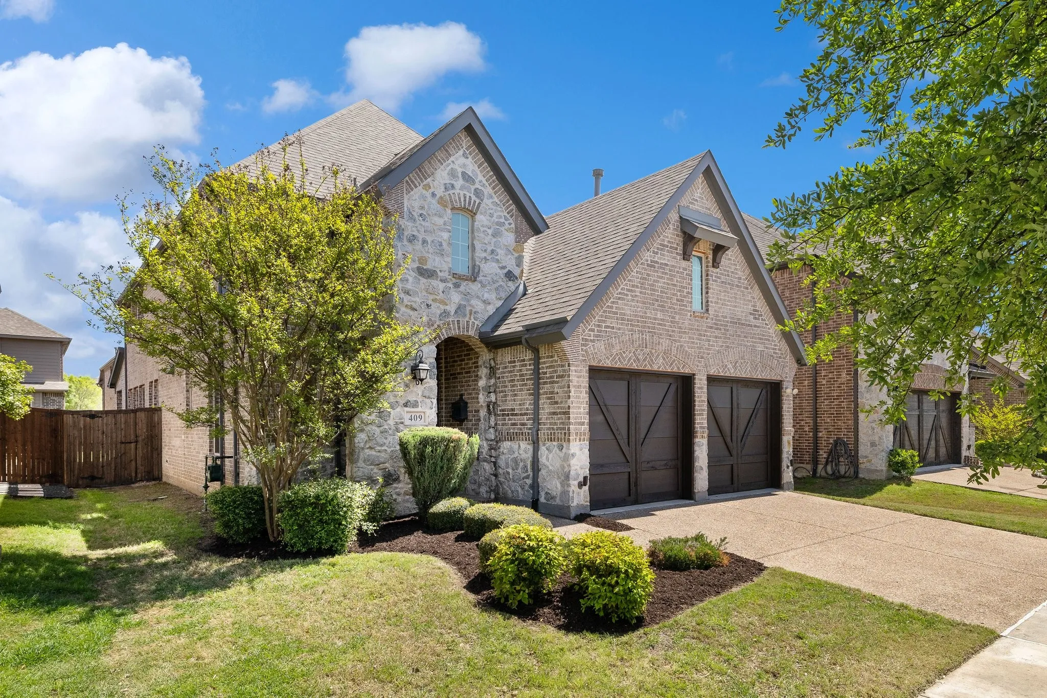 Single Family Residence For Sale in Denton County , 409 Palamedes Street, Lewisville, Texas 75056, 4 Bedroom, 4 Bathroom, 2 Garage spaces, 3,165 Sqft, built in 2016, Preowned, mls#21191938, Real Estate Agent in Lewisville, Homes For Sale in Denton county, Homes For Sale in Lewisville, Realtor in Lewisville Texas, Real Estate Brokerage Independent Realty Texas, Luminita Cordes Realtor