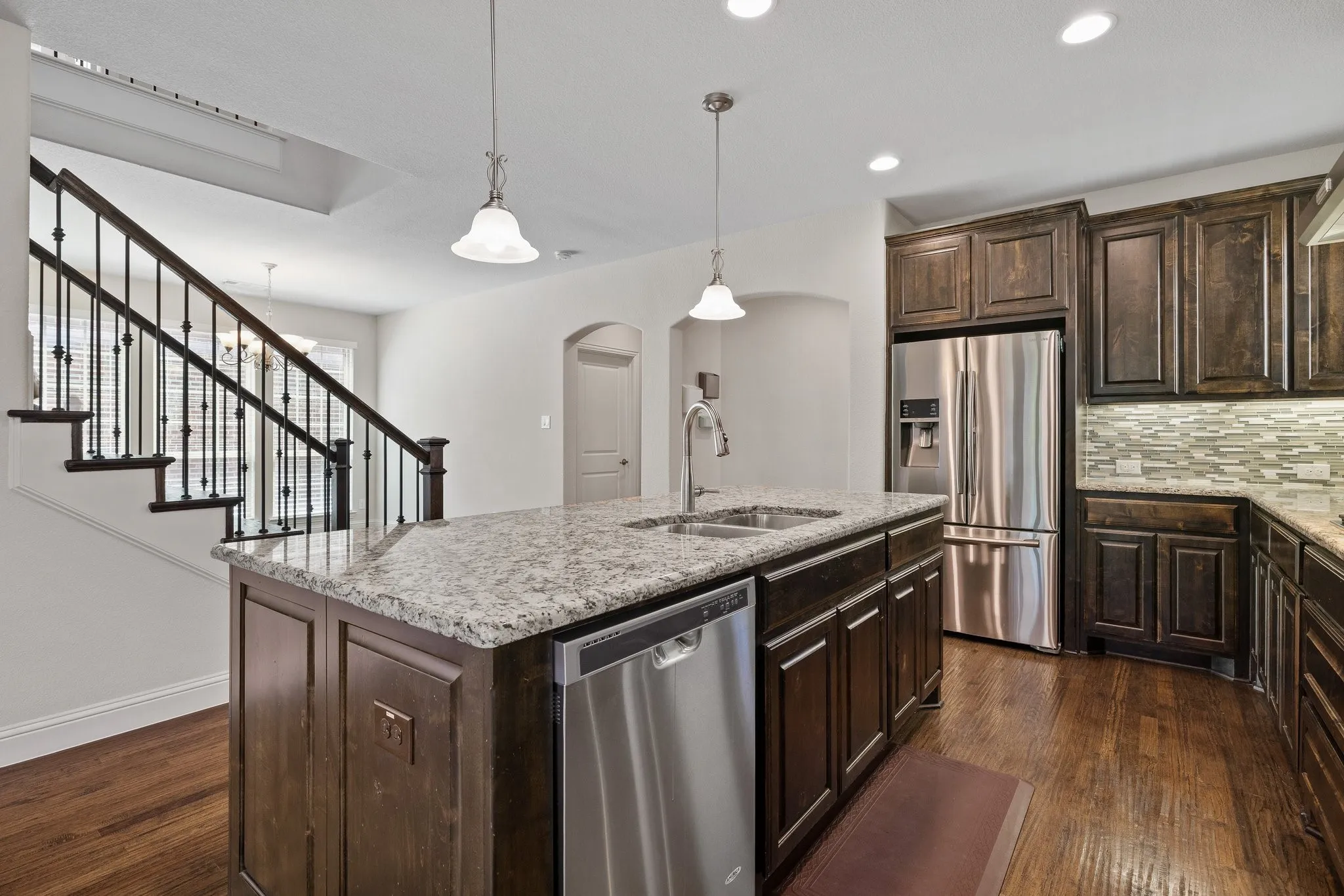 Single Family Residence For Sale in Denton County , 409 Palamedes Street, Lewisville, Texas 75056, 4 Bedroom, 4 Bathroom, 2 Garage spaces, 3,165 Sqft, built in 2016, Preowned, mls#21191938, Real Estate Agent in Lewisville, Homes For Sale in Denton county, Homes For Sale in Lewisville, Realtor in Lewisville Texas, Real Estate Brokerage Independent Realty Texas, Luminita Cordes Realtor
