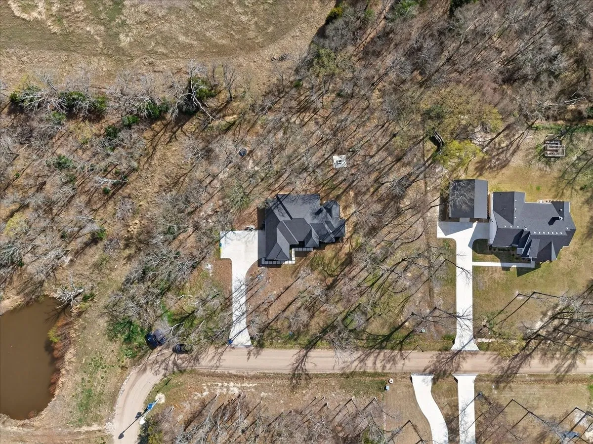 Single Family Residence For Sale in Kaufman County , 107 Oakbend Trail, Mabank, Texas 75147, 4 Bedroom, 3 Bathroom, 3 Garage spaces, 2,516 Sqft, built in 2022, Preowned, mls#21196171, Real Estate Agent in Mabank, Homes For Sale in Kaufman county, Homes For Sale in Mabank, Realtor in Mabank Texas, Real Estate Brokerage Independent Realty Texas, Luminita Cordes Realtor