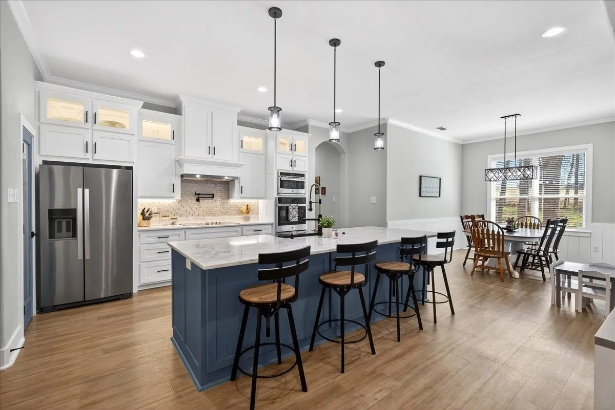 Single Family Residence For Sale in Kaufman County , 107 Oakbend Trail, Mabank, Texas 75147, 4 Bedroom, 3 Bathroom, 3 Garage spaces, 2,516 Sqft, built in 2022, Preowned, mls#21196171, Real Estate Agent in Mabank, Homes For Sale in Kaufman county, Homes For Sale in Mabank, Realtor in Mabank Texas, Real Estate Brokerage Independent Realty Texas, Luminita Cordes Realtor