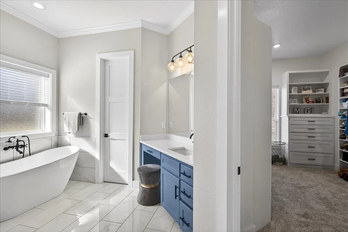 Single Family Residence For Sale in Kaufman County , 107 Oakbend Trail, Mabank, Texas 75147, 4 Bedroom, 3 Bathroom, 3 Garage spaces, 2,516 Sqft, built in 2022, Preowned, mls#21196171, Real Estate Agent in Mabank, Homes For Sale in Kaufman county, Homes For Sale in Mabank, Realtor in Mabank Texas, Real Estate Brokerage Independent Realty Texas, Luminita Cordes Realtor
