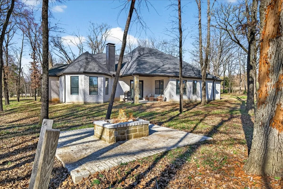 Single Family Residence For Sale in Kaufman County , 107 Oakbend Trail, Mabank, Texas 75147, 4 Bedroom, 3 Bathroom, 3 Garage spaces, 2,516 Sqft, built in 2022, Preowned, mls#21196171, Real Estate Agent in Mabank, Homes For Sale in Kaufman county, Homes For Sale in Mabank, Realtor in Mabank Texas, Real Estate Brokerage Independent Realty Texas, Luminita Cordes Realtor