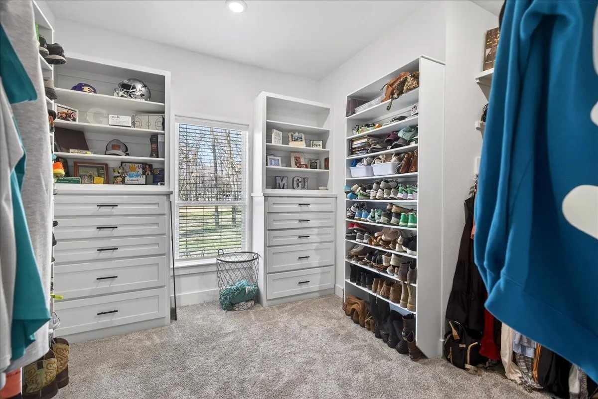 Single Family Residence For Sale in Kaufman County , 107 Oakbend Trail, Mabank, Texas 75147, 4 Bedroom, 3 Bathroom, 3 Garage spaces, 2,516 Sqft, built in 2022, Preowned, mls#21196171, Real Estate Agent in Mabank, Homes For Sale in Kaufman county, Homes For Sale in Mabank, Realtor in Mabank Texas, Real Estate Brokerage Independent Realty Texas, Luminita Cordes Realtor