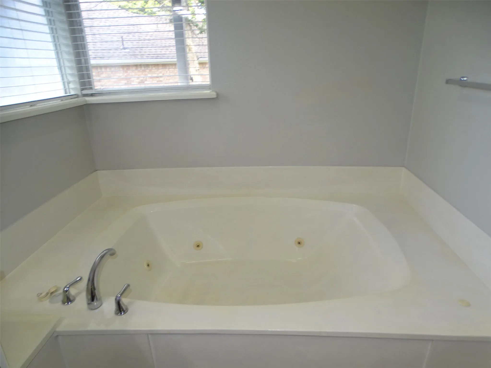Single Family Residence For Sale in Dallas County , 909 Hickory Knob Circle, Cedar Hill, Texas 75104, 3 Bedroom, 3 Bathroom, 3 Garage spaces, 2,886 Sqft, built in 1990, Preowned, mls#21194850, Real Estate Agent in Cedar Hill, Homes For Sale in Dallas county, Homes For Sale in Cedar Hill, Realtor in Cedar Hill Texas, Real Estate Brokerage Independent Realty Texas, Luminita Cordes Realtor