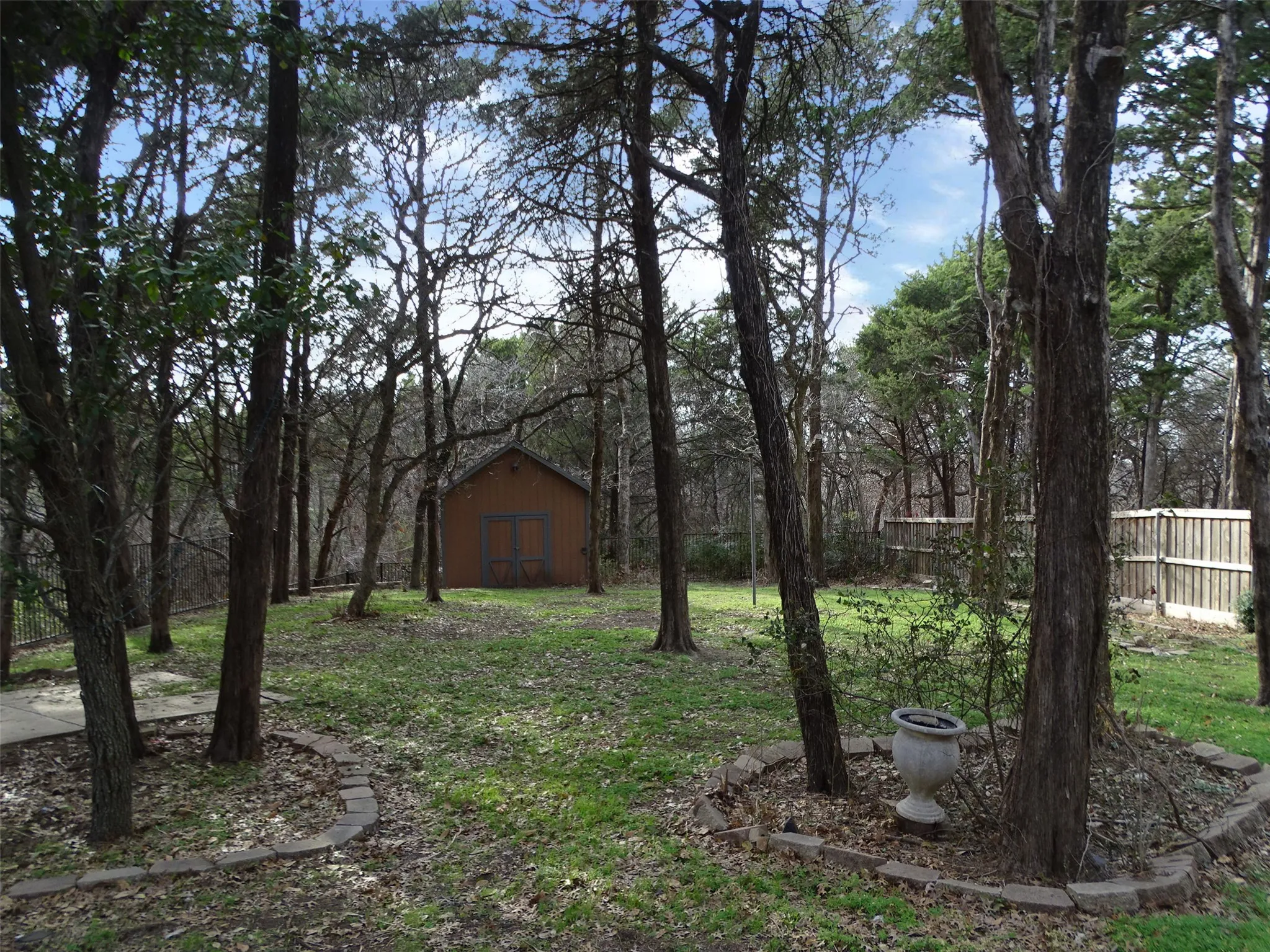 Single Family Residence For Sale in Dallas County , 909 Hickory Knob Circle, Cedar Hill, Texas 75104, 3 Bedroom, 3 Bathroom, 3 Garage spaces, 2,886 Sqft, built in 1990, Preowned, mls#21194850, Real Estate Agent in Cedar Hill, Homes For Sale in Dallas county, Homes For Sale in Cedar Hill, Realtor in Cedar Hill Texas, Real Estate Brokerage Independent Realty Texas, Luminita Cordes Realtor