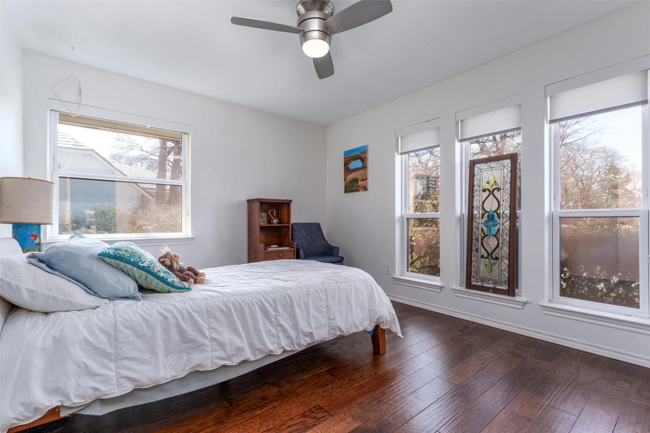 Single Family Residence For Sale in Tarrant County , 1509 Riverview Drive, Arlington, Texas 76012, 4 Bedroom, 4 Bathroom, 2 Garage spaces, 3,429 Sqft, built in 1976, Preowned, Price $650,000, mls#21196657, Real Estate Agent in Arlington, Homes For Sale in Tarrant county, Homes For Sale in Arlington, Realtor in Arlington Texas, Real Estate Brokerage Independent Realty Texas, Luminita Cordes Realtor