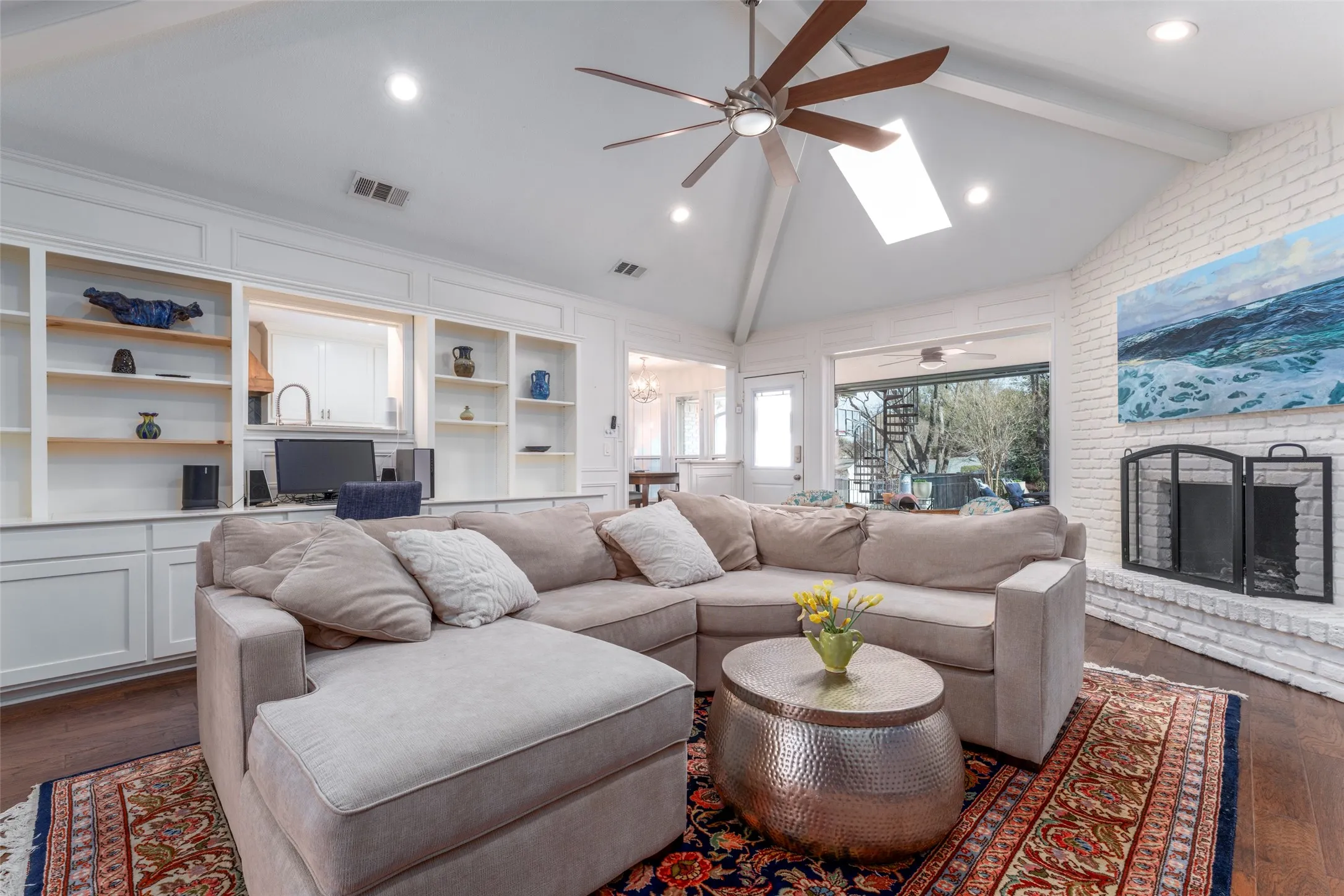 Single Family Residence For Sale in Tarrant County , 1509 Riverview Drive, Arlington, Texas 76012, 4 Bedroom, 4 Bathroom, 2 Garage spaces, 3,429 Sqft, built in 1976, Preowned, Price $650,000, mls#21196657, Real Estate Agent in Arlington, Homes For Sale in Tarrant county, Homes For Sale in Arlington, Realtor in Arlington Texas, Real Estate Brokerage Independent Realty Texas, Luminita Cordes Realtor