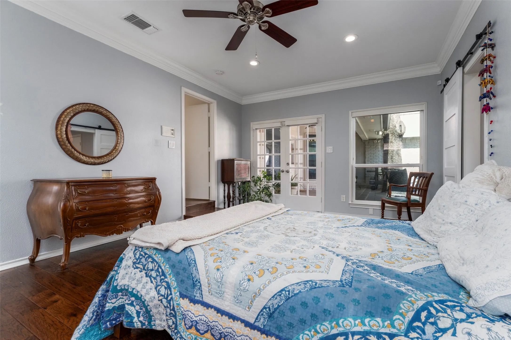 Single Family Residence For Sale in Tarrant County , 1509 Riverview Drive, Arlington, Texas 76012, 4 Bedroom, 4 Bathroom, 2 Garage spaces, 3,429 Sqft, built in 1976, Preowned, Price $650,000, mls#21196657, Real Estate Agent in Arlington, Homes For Sale in Tarrant county, Homes For Sale in Arlington, Realtor in Arlington Texas, Real Estate Brokerage Independent Realty Texas, Luminita Cordes Realtor