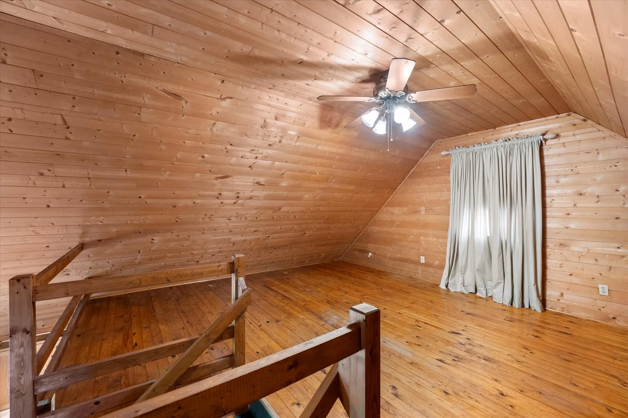 Single Family Residence For Sale in Wood County , 229 County Road 4554, Winnsboro, Texas 75494, 2 Bedrooms, 2 Bathrooms, Garage spaces, 1,488 Sqft, built in 1994, Preowned, Price $315,000, mls#21194146, Real Estate Agent in Winnsboro, Homes For Sale in Wood county, Homes For Sale in Winnsboro, Realtor in Winnsboro Texas, Real Estate Brokerage Independent Realty Texas, Luminita Cordes Realtor
