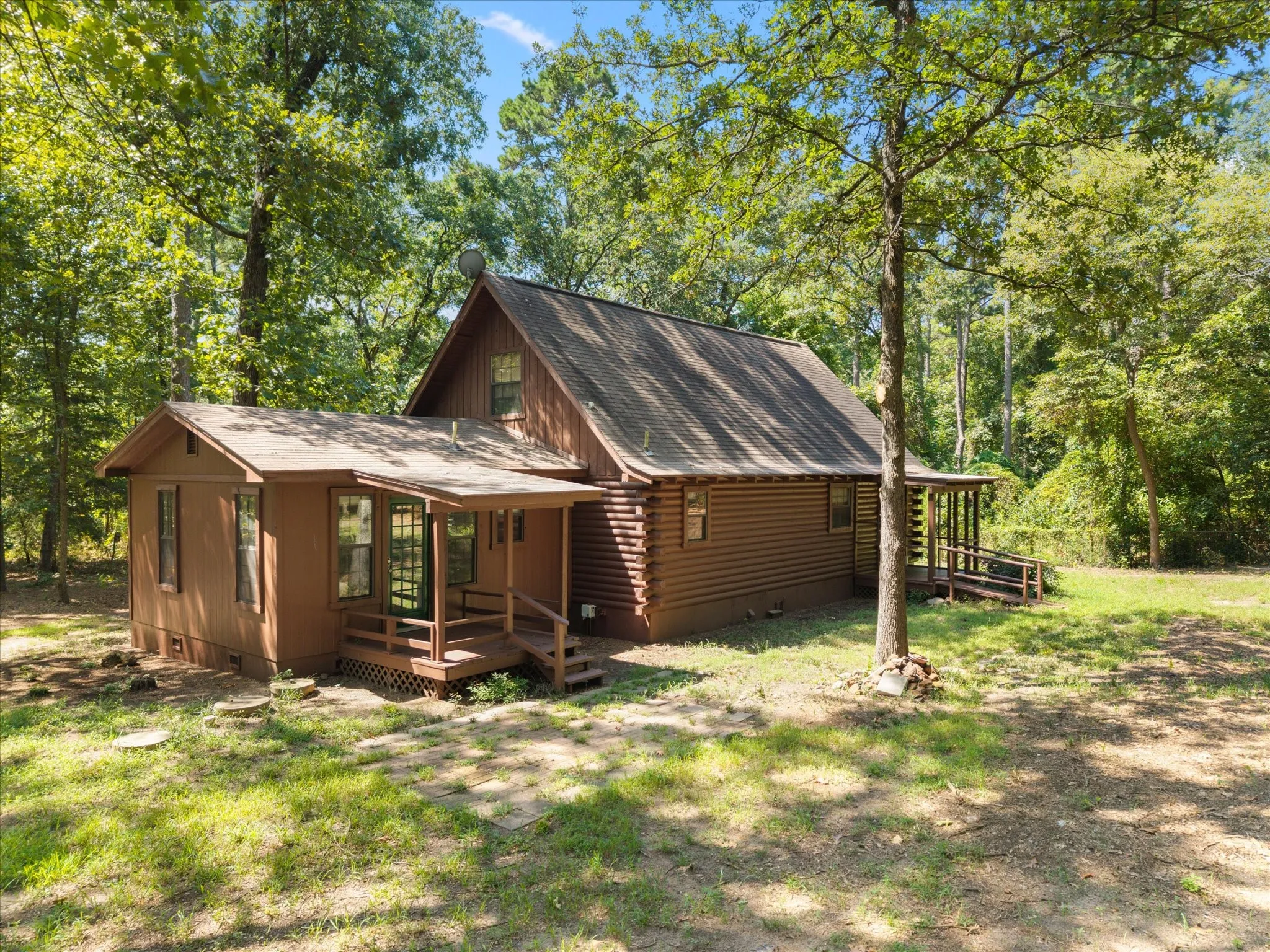 Single Family Residence For Sale in Wood County , 229 County Road 4554, Winnsboro, Texas 75494, 2 Bedrooms, 2 Bathrooms, Garage spaces, 1,488 Sqft, built in 1994, Preowned, Price $315,000, mls#21194146, Real Estate Agent in Winnsboro, Homes For Sale in Wood county, Homes For Sale in Winnsboro, Realtor in Winnsboro Texas, Real Estate Brokerage Independent Realty Texas, Luminita Cordes Realtor