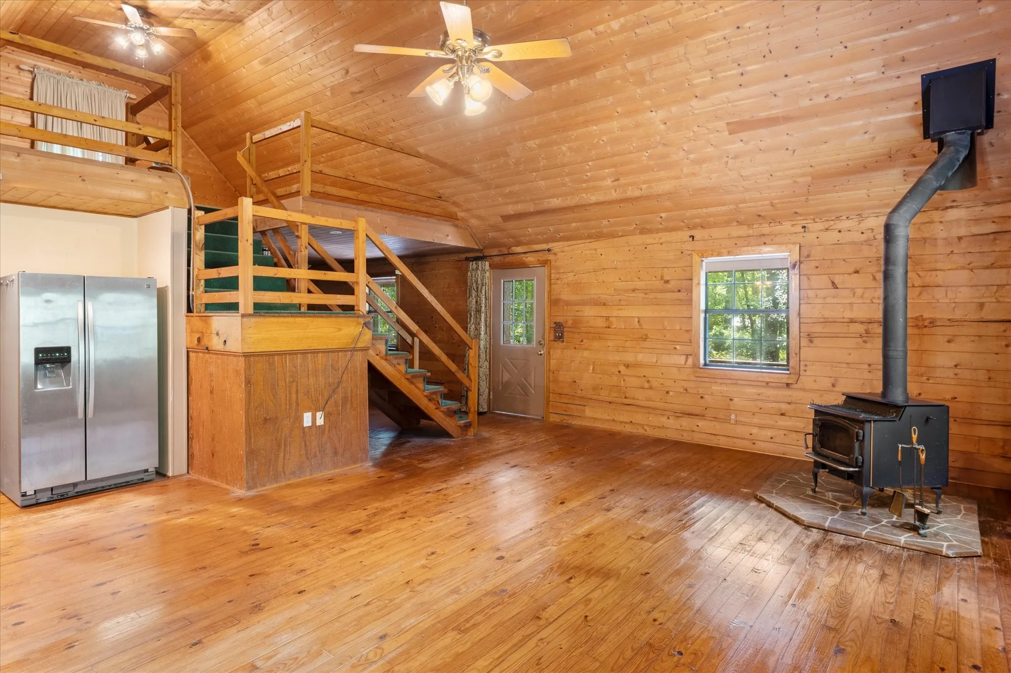 Single Family Residence For Sale in Wood County , 229 County Road 4554, Winnsboro, Texas 75494, 2 Bedrooms, 2 Bathrooms, Garage spaces, 1,488 Sqft, built in 1994, Preowned, Price $315,000, mls#21194146, Real Estate Agent in Winnsboro, Homes For Sale in Wood county, Homes For Sale in Winnsboro, Realtor in Winnsboro Texas, Real Estate Brokerage Independent Realty Texas, Luminita Cordes Realtor