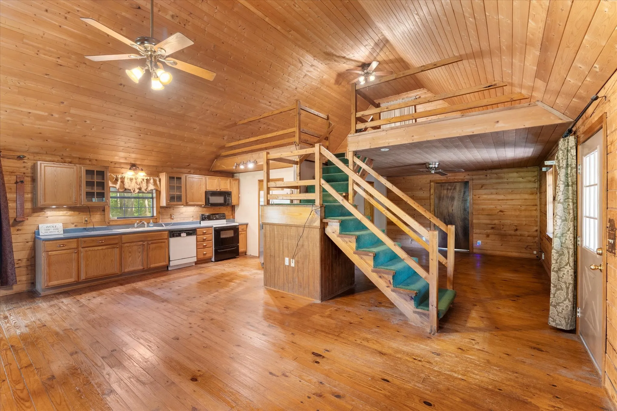 Single Family Residence For Sale in Wood County , 229 County Road 4554, Winnsboro, Texas 75494, 2 Bedrooms, 2 Bathrooms, Garage spaces, 1,488 Sqft, built in 1994, Preowned, Price $315,000, mls#21194146, Real Estate Agent in Winnsboro, Homes For Sale in Wood county, Homes For Sale in Winnsboro, Realtor in Winnsboro Texas, Real Estate Brokerage Independent Realty Texas, Luminita Cordes Realtor