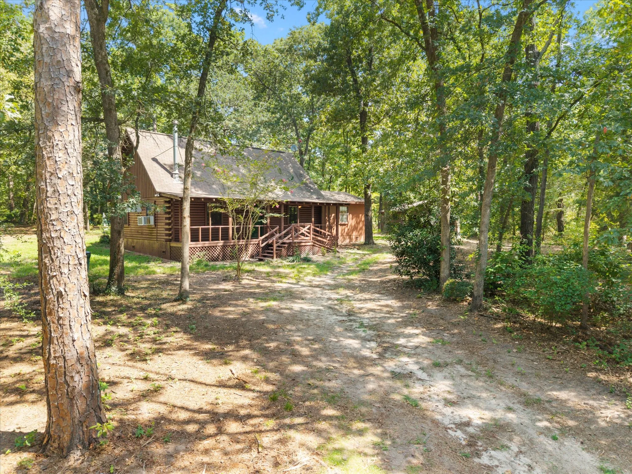 Single Family Residence For Sale in Wood County , 229 County Road 4554, Winnsboro, Texas 75494, 2 Bedrooms, 2 Bathrooms, Garage spaces, 1,488 Sqft, built in 1994, Preowned, Price $315,000, mls#21194146, Real Estate Agent in Winnsboro, Homes For Sale in Wood county, Homes For Sale in Winnsboro, Realtor in Winnsboro Texas, Real Estate Brokerage Independent Realty Texas, Luminita Cordes Realtor