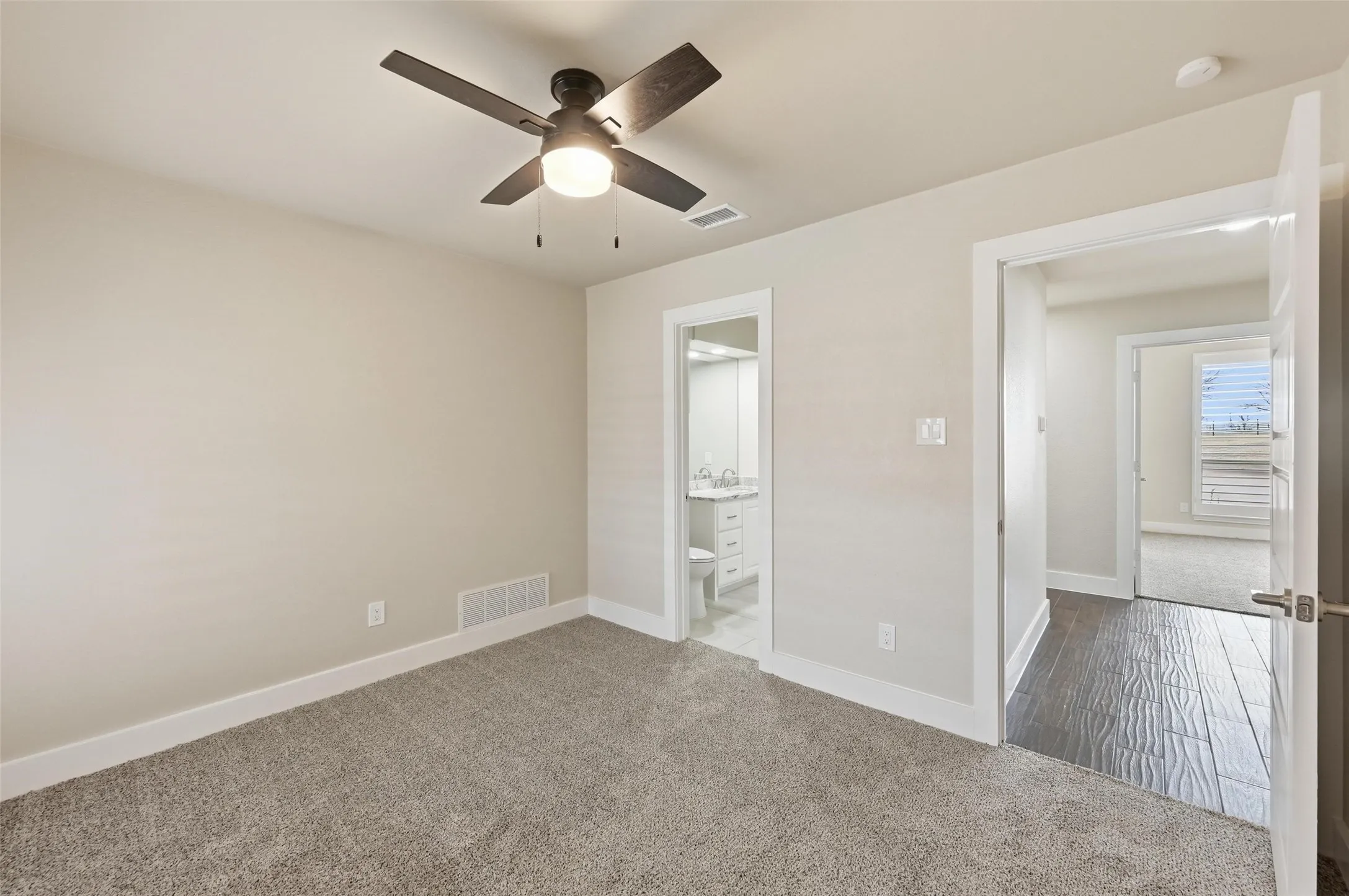 Single Family Residence For Sale in Tarrant County , 7401 Bent Trail, Mansfield, Texas 76063, 4 Bedroom, 3 Bathroom, Garage spaces, 3,490 Sqft, built in 1987, Preowned, mls#21196156, Real Estate Agent in Mansfield, Homes For Sale in Tarrant county, Homes For Sale in Mansfield, Realtor in Mansfield Texas, Real Estate Brokerage Independent Realty Texas, Luminita Cordes Realtor