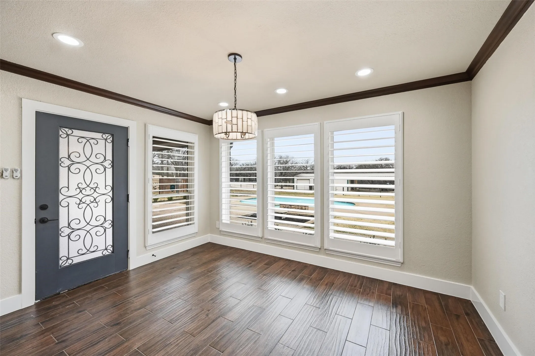 Single Family Residence For Sale in Tarrant County , 7401 Bent Trail, Mansfield, Texas 76063, 4 Bedroom, 3 Bathroom, Garage spaces, 3,490 Sqft, built in 1987, Preowned, mls#21196156, Real Estate Agent in Mansfield, Homes For Sale in Tarrant county, Homes For Sale in Mansfield, Realtor in Mansfield Texas, Real Estate Brokerage Independent Realty Texas, Luminita Cordes Realtor