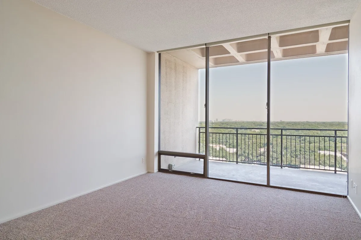 Condominium For Sale in Dallas County , 6335 W Northwest Highway 913, Dallas, Texas 75225, 2 Bedroom, 2 Bathroom, 2 Garage spaces, 1,543 Sqft, built in 1966, Preowned, mls#21194578, Real Estate Agent in Dallas, Homes For Sale in Dallas county, Homes For Sale in Dallas, Realtor in Dallas Texas, Real Estate Brokerage Independent Realty Texas, Luminita Cordes Realtor