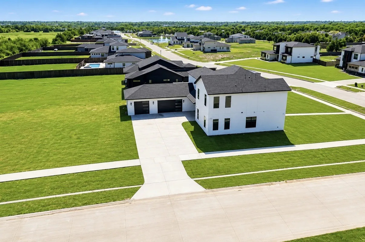 Single Family Residence For Sale in Ellis County , 436 Whispering Way, Red Oak, Texas 75154, 4 Bedroom, 5 Bathroom, 3 Garage spaces, 4,148 Sqft, built in 2026, mls#21196888, Real Estate Agent in Red Oak, Homes For Sale in Ellis county, Homes For Sale in Red Oak, Realtor in Red Oak Texas, Real Estate Brokerage Independent Realty Texas, Luminita Cordes Realtor