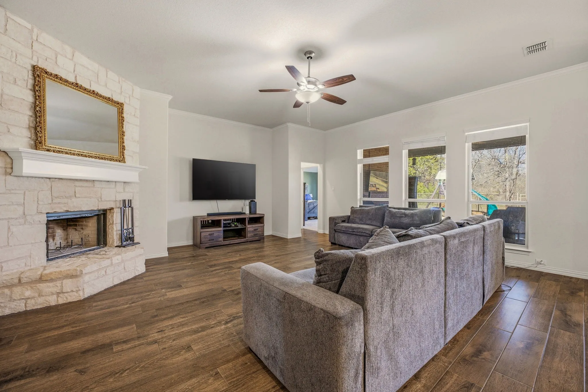 Single Family Residence For Sale in Parker County , 1062 Rio Grande Way, Weatherford, Texas 76087, 4 Bedroom, 2 Bathroom, 2 Garage spaces, 2,436 Sqft, built in 2018, mls#21196012, Real Estate Agent in Weatherford, Homes For Sale in Parker county, Homes For Sale in Weatherford, Realtor in Weatherford Texas, Real Estate Brokerage Independent Realty Texas, Luminita Cordes Realtor
