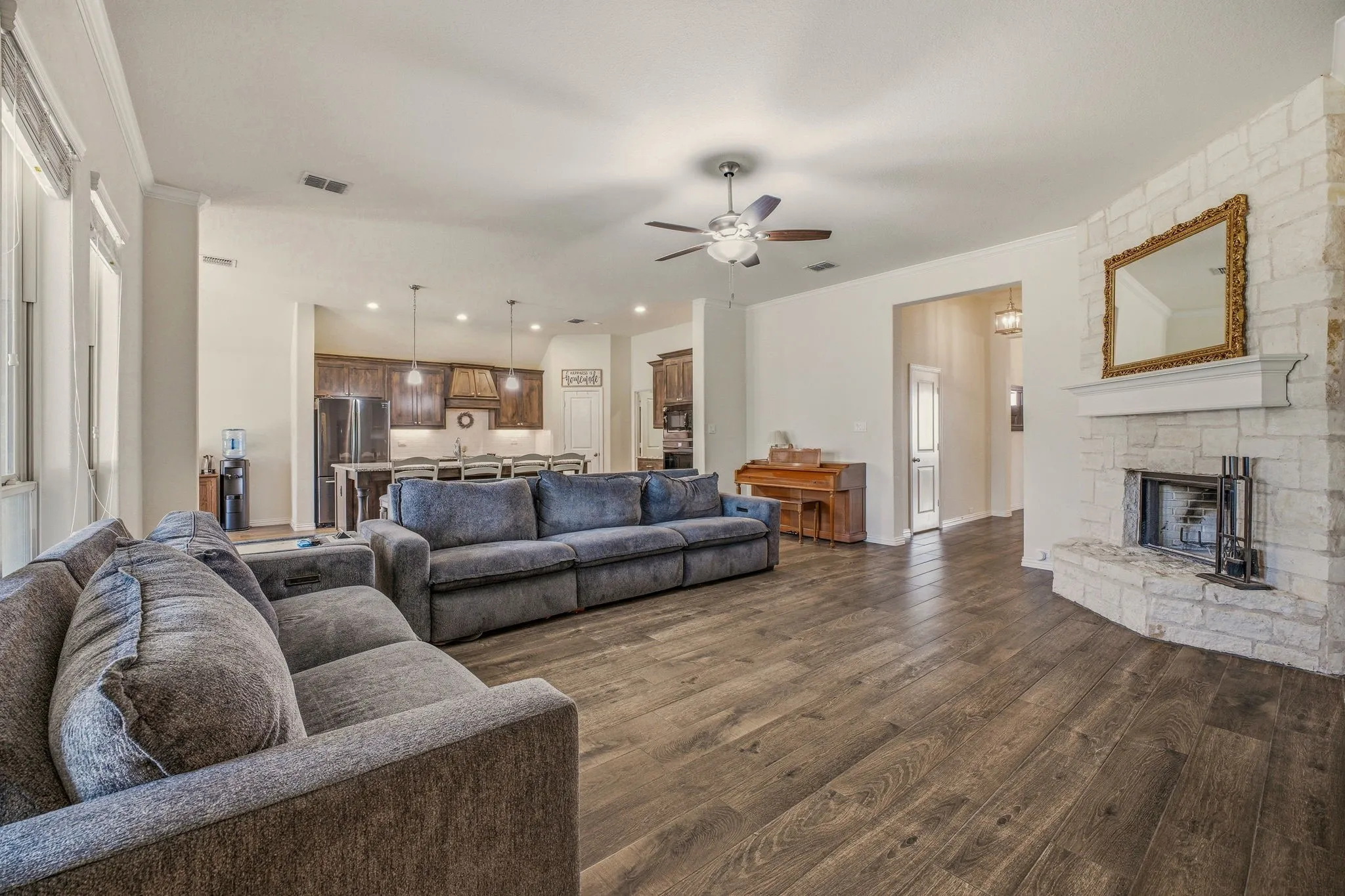 Single Family Residence For Sale in Parker County , 1062 Rio Grande Way, Weatherford, Texas 76087, 4 Bedroom, 2 Bathroom, 2 Garage spaces, 2,436 Sqft, built in 2018, mls#21196012, Real Estate Agent in Weatherford, Homes For Sale in Parker county, Homes For Sale in Weatherford, Realtor in Weatherford Texas, Real Estate Brokerage Independent Realty Texas, Luminita Cordes Realtor