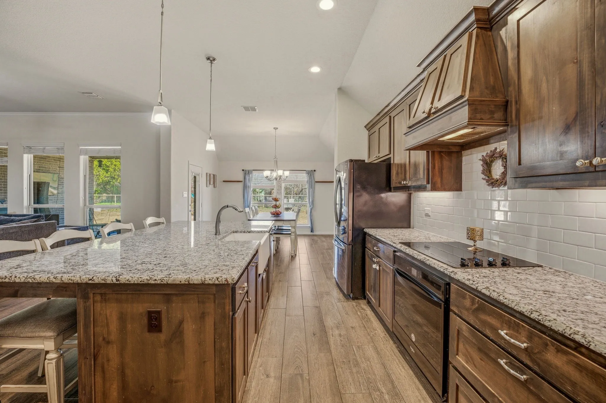 Single Family Residence For Sale in Parker County , 1062 Rio Grande Way, Weatherford, Texas 76087, 4 Bedroom, 2 Bathroom, 2 Garage spaces, 2,436 Sqft, built in 2018, mls#21196012, Real Estate Agent in Weatherford, Homes For Sale in Parker county, Homes For Sale in Weatherford, Realtor in Weatherford Texas, Real Estate Brokerage Independent Realty Texas, Luminita Cordes Realtor