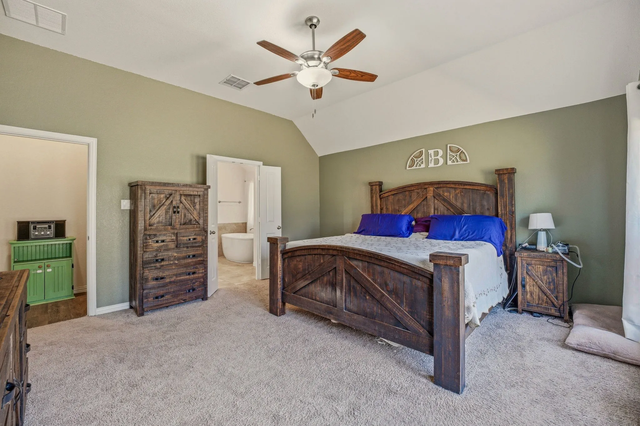 Single Family Residence For Sale in Parker County , 1062 Rio Grande Way, Weatherford, Texas 76087, 4 Bedroom, 2 Bathroom, 2 Garage spaces, 2,436 Sqft, built in 2018, mls#21196012, Real Estate Agent in Weatherford, Homes For Sale in Parker county, Homes For Sale in Weatherford, Realtor in Weatherford Texas, Real Estate Brokerage Independent Realty Texas, Luminita Cordes Realtor