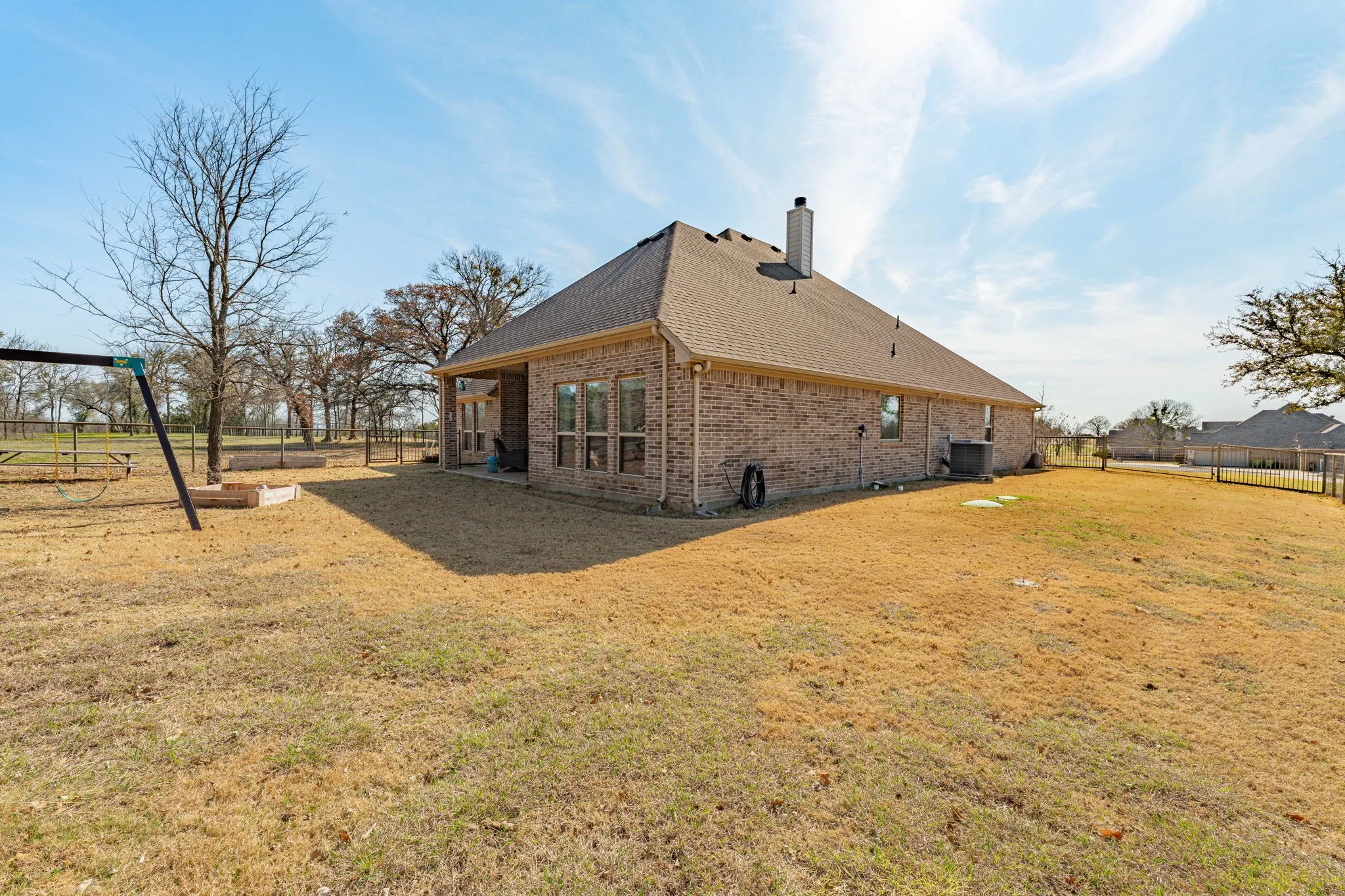 Single Family Residence For Sale in Parker County , 1062 Rio Grande Way, Weatherford, Texas 76087, 4 Bedroom, 2 Bathroom, 2 Garage spaces, 2,436 Sqft, built in 2018, mls#21196012, Real Estate Agent in Weatherford, Homes For Sale in Parker county, Homes For Sale in Weatherford, Realtor in Weatherford Texas, Real Estate Brokerage Independent Realty Texas, Luminita Cordes Realtor