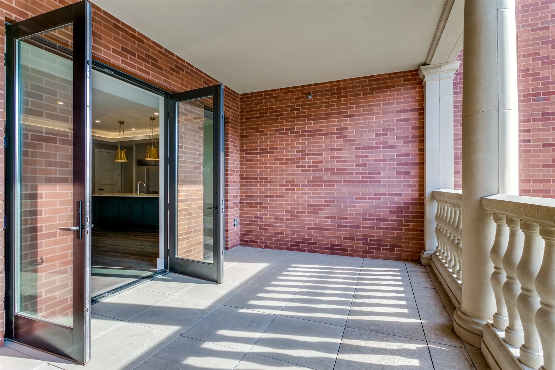 Condominium For Sale in Tarrant County , 350 Central Avenue 206, Southlake, Texas 76092, 3 Bedroom, 3 Bathroom, 2 Garage spaces, 2,470 Sqft, built in 2020, Preowned, mls#21188219, Real Estate Agent in Southlake, Homes For Sale in Tarrant county, Homes For Sale in Southlake, Realtor in Southlake Texas, Real Estate Brokerage Independent Realty Texas, Luminita Cordes Realtor