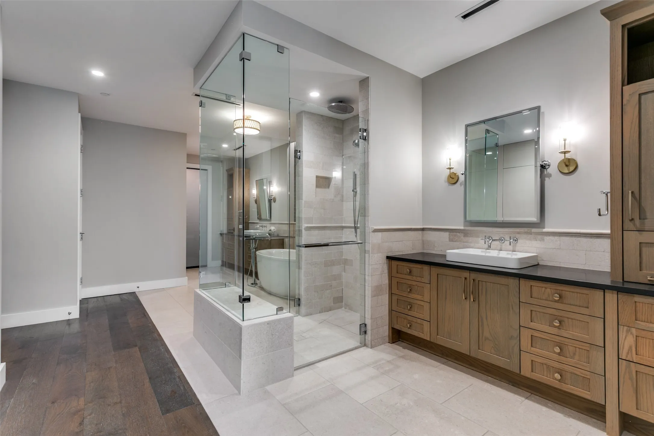 Condominium For Sale in Tarrant County , 350 Central Avenue 206, Southlake, Texas 76092, 3 Bedroom, 3 Bathroom, 2 Garage spaces, 2,470 Sqft, built in 2020, Preowned, mls#21188219, Real Estate Agent in Southlake, Homes For Sale in Tarrant county, Homes For Sale in Southlake, Realtor in Southlake Texas, Real Estate Brokerage Independent Realty Texas, Luminita Cordes Realtor