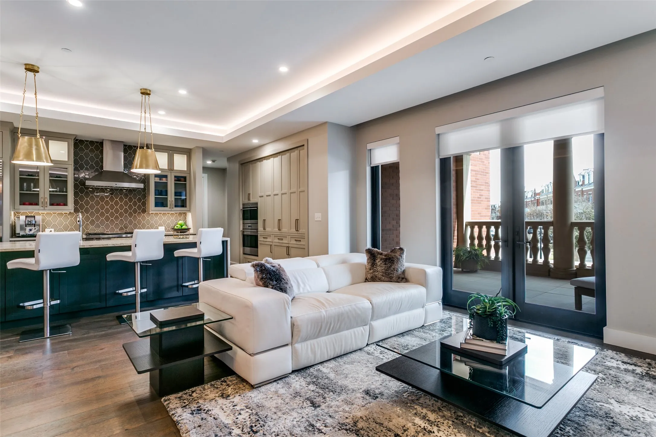 Condominium For Sale in Tarrant County , 350 Central Avenue 206, Southlake, Texas 76092, 3 Bedroom, 3 Bathroom, 2 Garage spaces, 2,470 Sqft, built in 2020, Preowned, mls#21188219, Real Estate Agent in Southlake, Homes For Sale in Tarrant county, Homes For Sale in Southlake, Realtor in Southlake Texas, Real Estate Brokerage Independent Realty Texas, Luminita Cordes Realtor