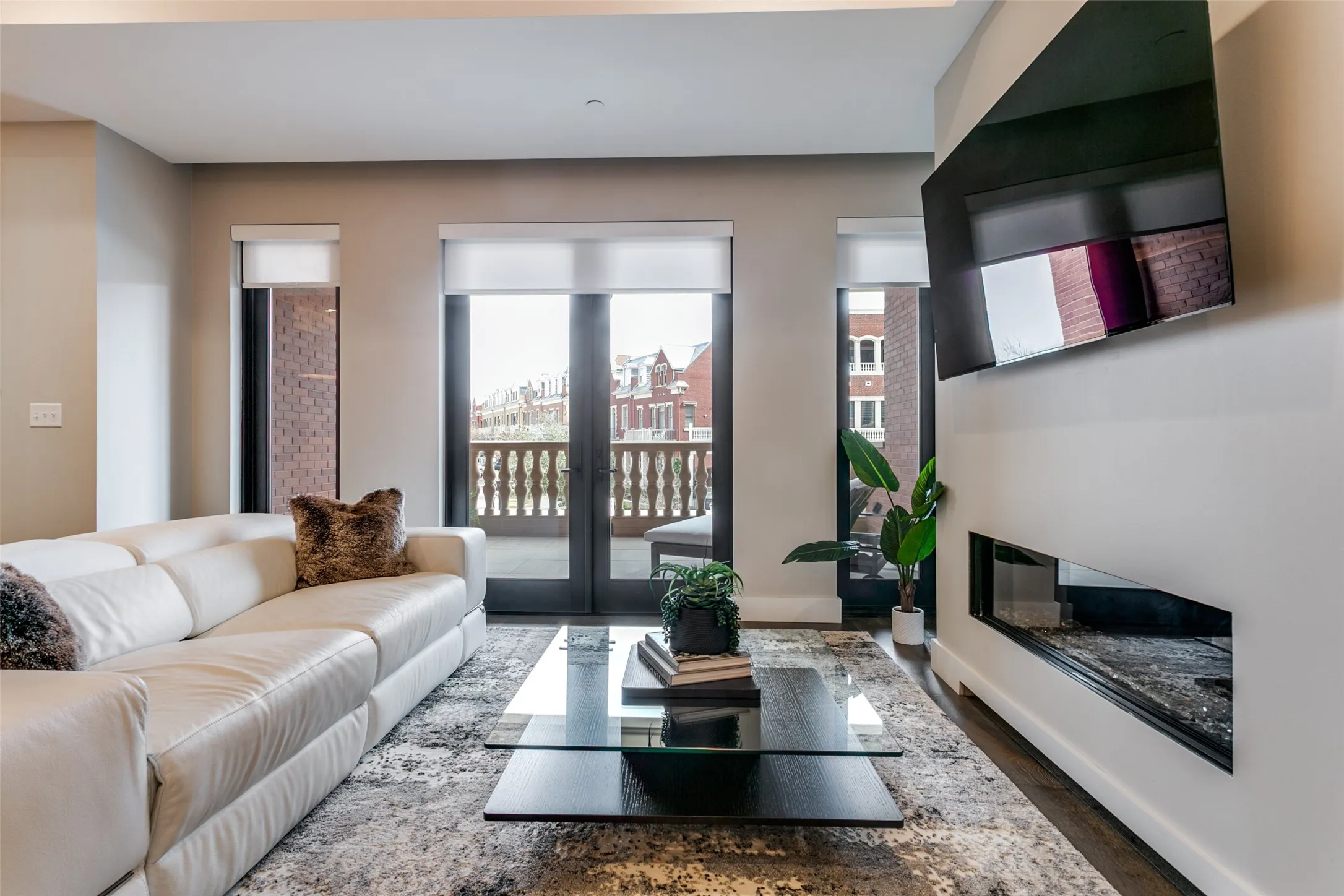 Condominium For Sale in Tarrant County , 350 Central Avenue 206, Southlake, Texas 76092, 3 Bedroom, 3 Bathroom, 2 Garage spaces, 2,470 Sqft, built in 2020, Preowned, mls#21188219, Real Estate Agent in Southlake, Homes For Sale in Tarrant county, Homes For Sale in Southlake, Realtor in Southlake Texas, Real Estate Brokerage Independent Realty Texas, Luminita Cordes Realtor