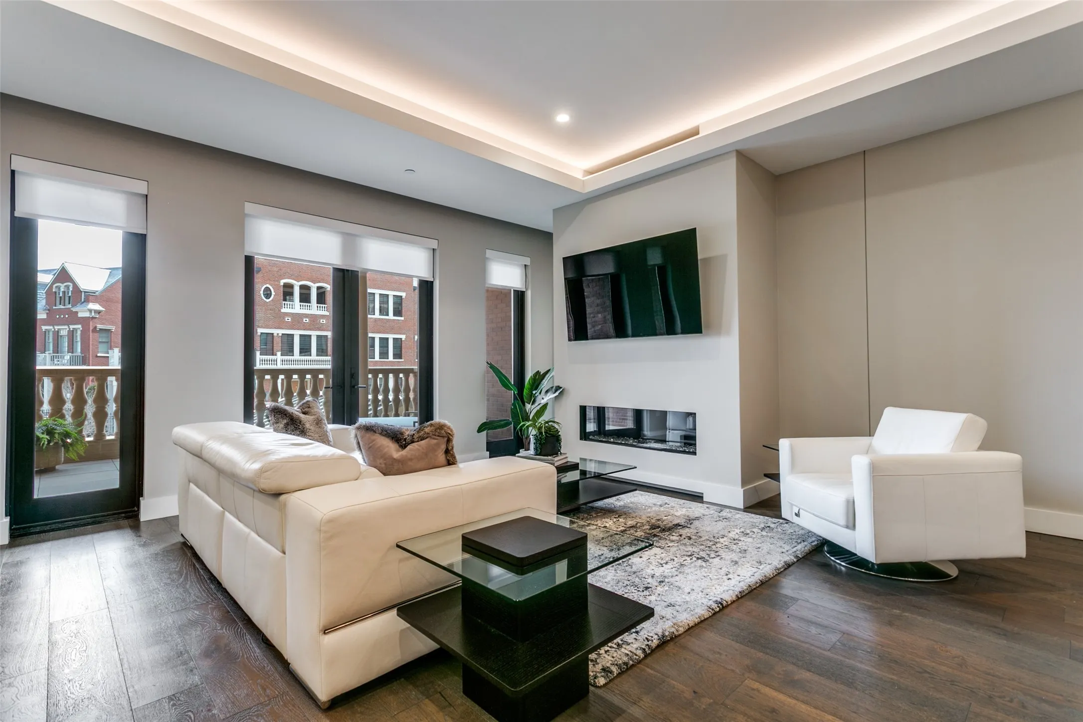 Condominium For Sale in Tarrant County , 350 Central Avenue 206, Southlake, Texas 76092, 3 Bedroom, 3 Bathroom, 2 Garage spaces, 2,470 Sqft, built in 2020, Preowned, mls#21188219, Real Estate Agent in Southlake, Homes For Sale in Tarrant county, Homes For Sale in Southlake, Realtor in Southlake Texas, Real Estate Brokerage Independent Realty Texas, Luminita Cordes Realtor