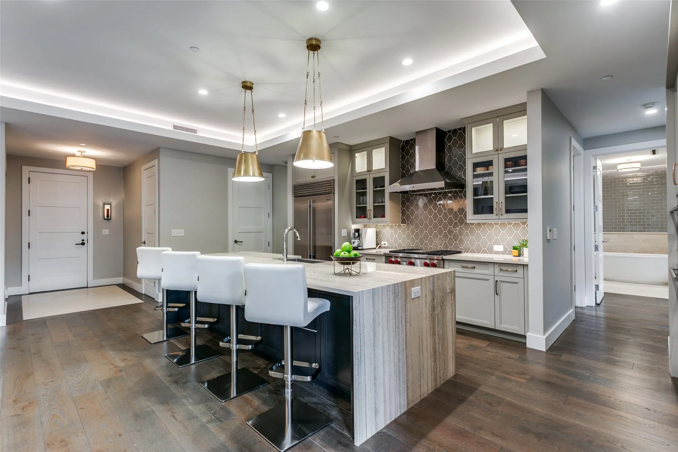 Condominium For Sale in Tarrant County , 350 Central Avenue 206, Southlake, Texas 76092, 3 Bedroom, 3 Bathroom, 2 Garage spaces, 2,470 Sqft, built in 2020, Preowned, mls#21188219, Real Estate Agent in Southlake, Homes For Sale in Tarrant county, Homes For Sale in Southlake, Realtor in Southlake Texas, Real Estate Brokerage Independent Realty Texas, Luminita Cordes Realtor