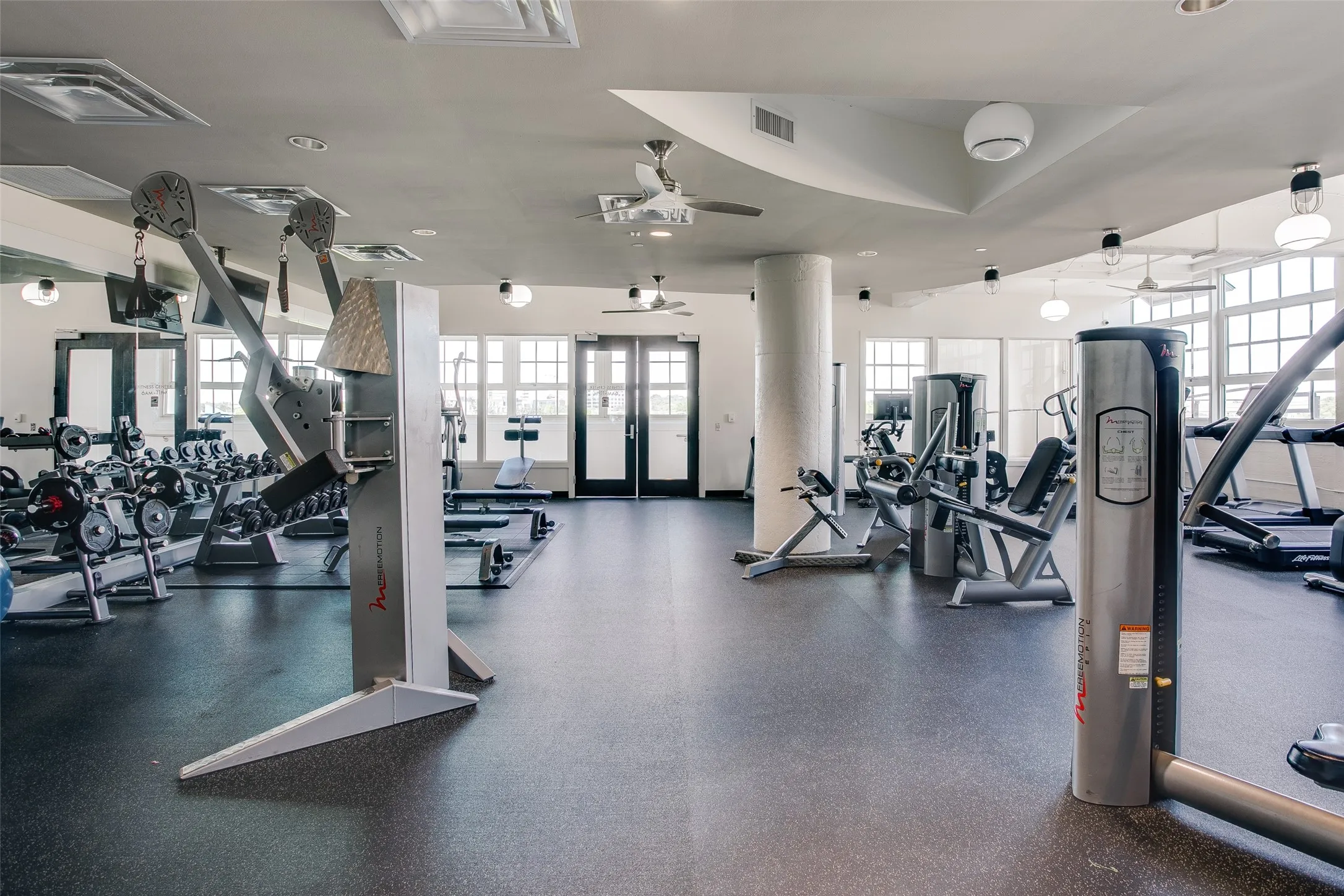 Condominium For Sale in Tarrant County , 2600 W 7th Street 2614, Fort Worth, Texas 76107, 2 Bedroom, 2 Bathroom, 2 Garage spaces, 1,546 Sqft, built in 1928, mls#21196890, Real Estate Agent in Fort Worth, Homes For Sale in Tarrant county, Homes For Sale in Fort Worth, Realtor in Fort Worth Texas, Real Estate Brokerage Independent Realty Texas, Luminita Cordes Realtor