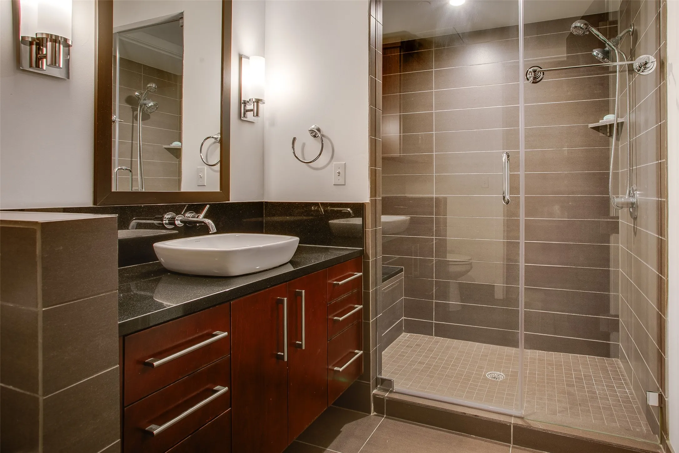 Condominium For Sale in Tarrant County , 2600 W 7th Street 2614, Fort Worth, Texas 76107, 2 Bedroom, 2 Bathroom, 2 Garage spaces, 1,546 Sqft, built in 1928, mls#21196890, Real Estate Agent in Fort Worth, Homes For Sale in Tarrant county, Homes For Sale in Fort Worth, Realtor in Fort Worth Texas, Real Estate Brokerage Independent Realty Texas, Luminita Cordes Realtor