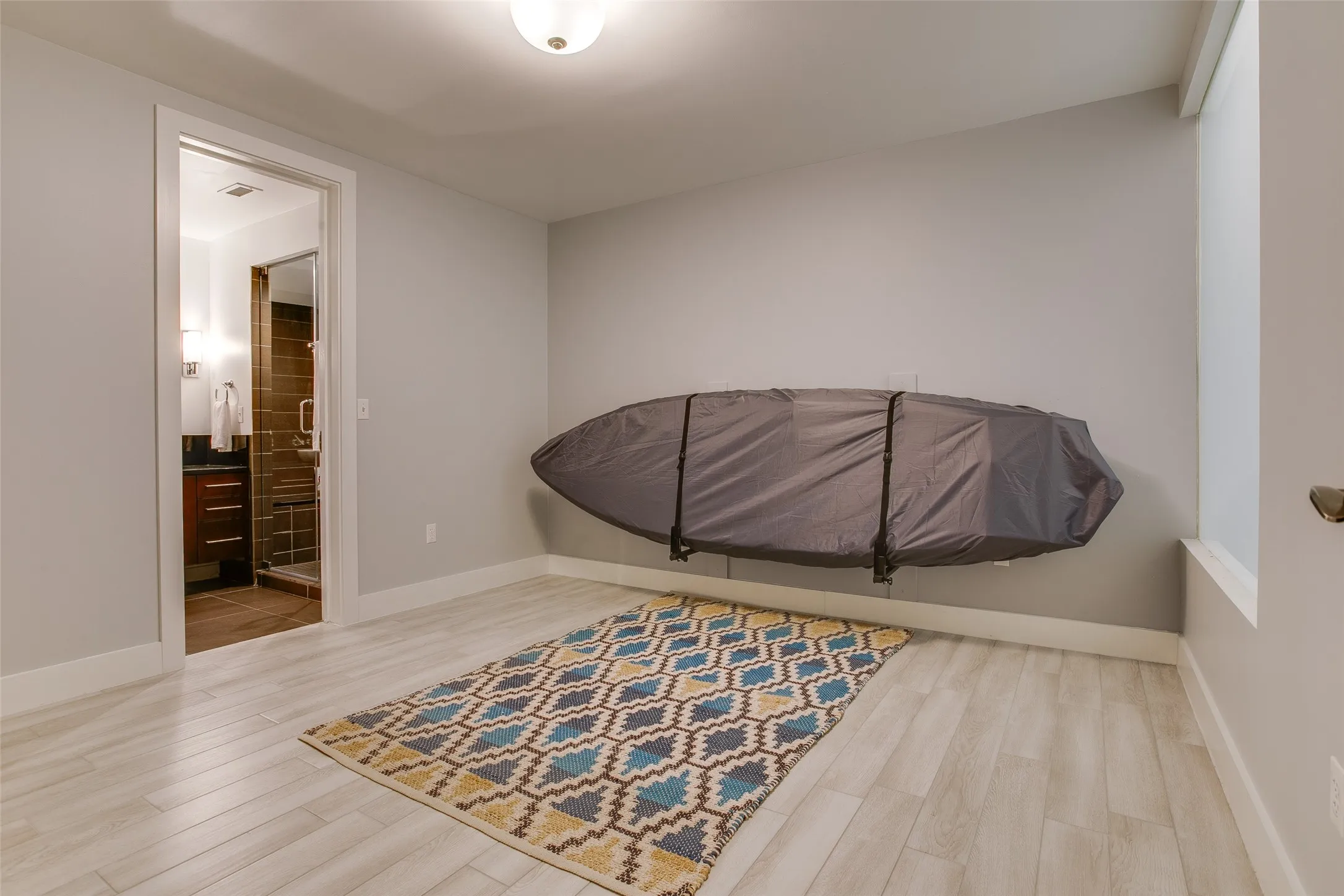 Condominium For Sale in Tarrant County , 2600 W 7th Street 2614, Fort Worth, Texas 76107, 2 Bedroom, 2 Bathroom, 2 Garage spaces, 1,546 Sqft, built in 1928, mls#21196890, Real Estate Agent in Fort Worth, Homes For Sale in Tarrant county, Homes For Sale in Fort Worth, Realtor in Fort Worth Texas, Real Estate Brokerage Independent Realty Texas, Luminita Cordes Realtor