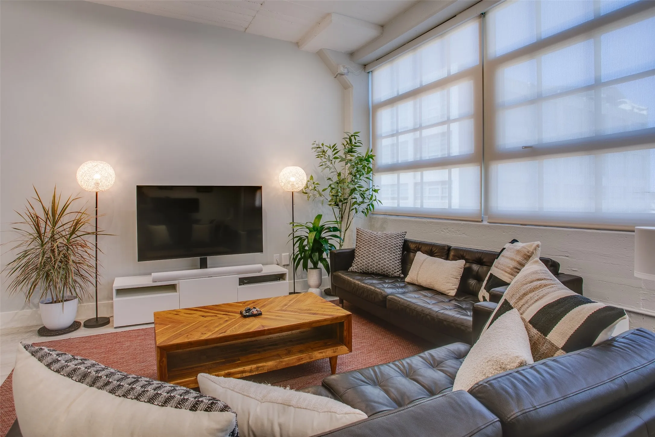Condominium For Sale in Tarrant County , 2600 W 7th Street 2614, Fort Worth, Texas 76107, 2 Bedroom, 2 Bathroom, 2 Garage spaces, 1,546 Sqft, built in 1928, mls#21196890, Real Estate Agent in Fort Worth, Homes For Sale in Tarrant county, Homes For Sale in Fort Worth, Realtor in Fort Worth Texas, Real Estate Brokerage Independent Realty Texas, Luminita Cordes Realtor