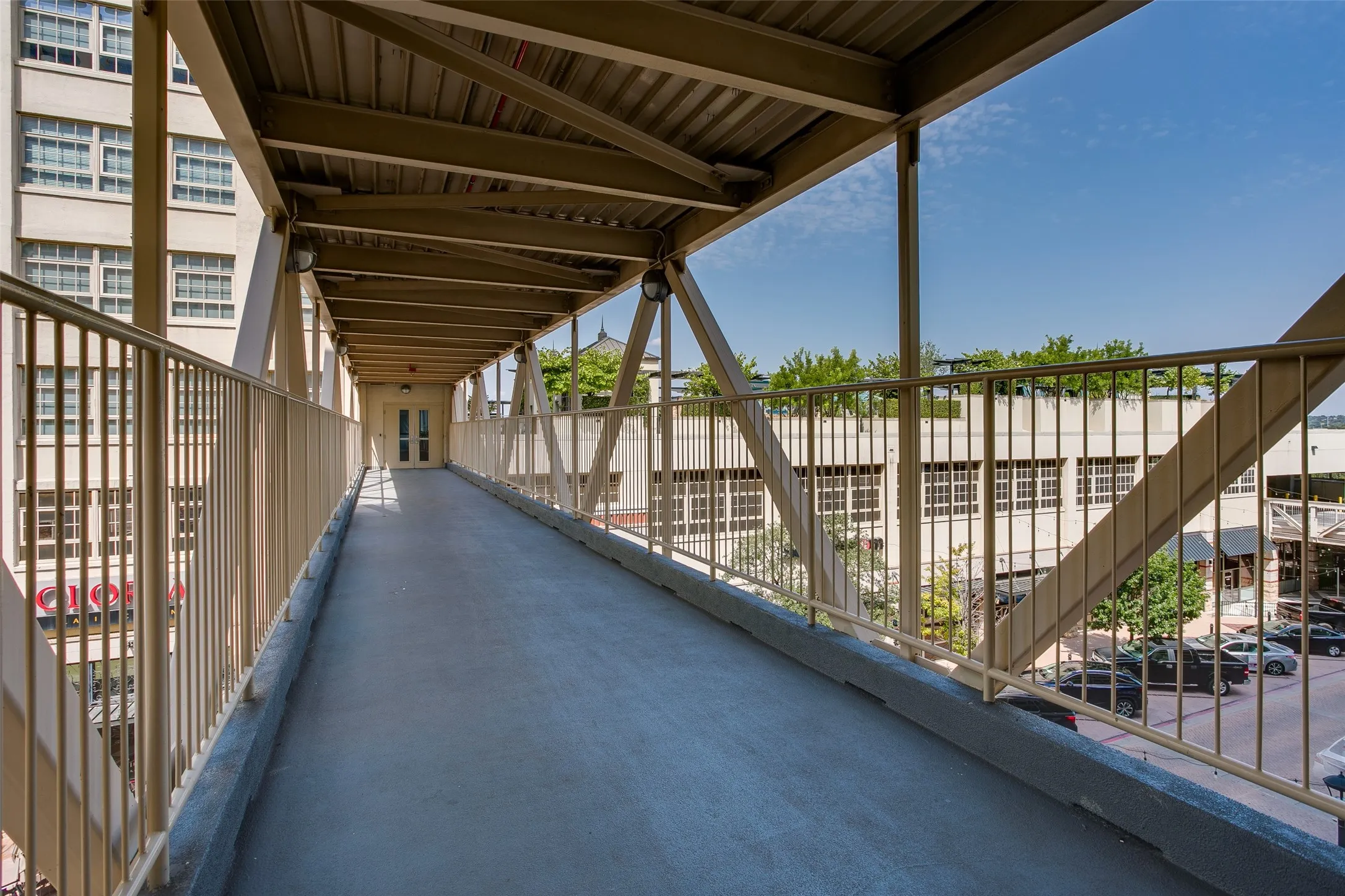 Condominium For Sale in Tarrant County , 2600 W 7th Street 2614, Fort Worth, Texas 76107, 2 Bedroom, 2 Bathroom, 2 Garage spaces, 1,546 Sqft, built in 1928, mls#21196890, Real Estate Agent in Fort Worth, Homes For Sale in Tarrant county, Homes For Sale in Fort Worth, Realtor in Fort Worth Texas, Real Estate Brokerage Independent Realty Texas, Luminita Cordes Realtor