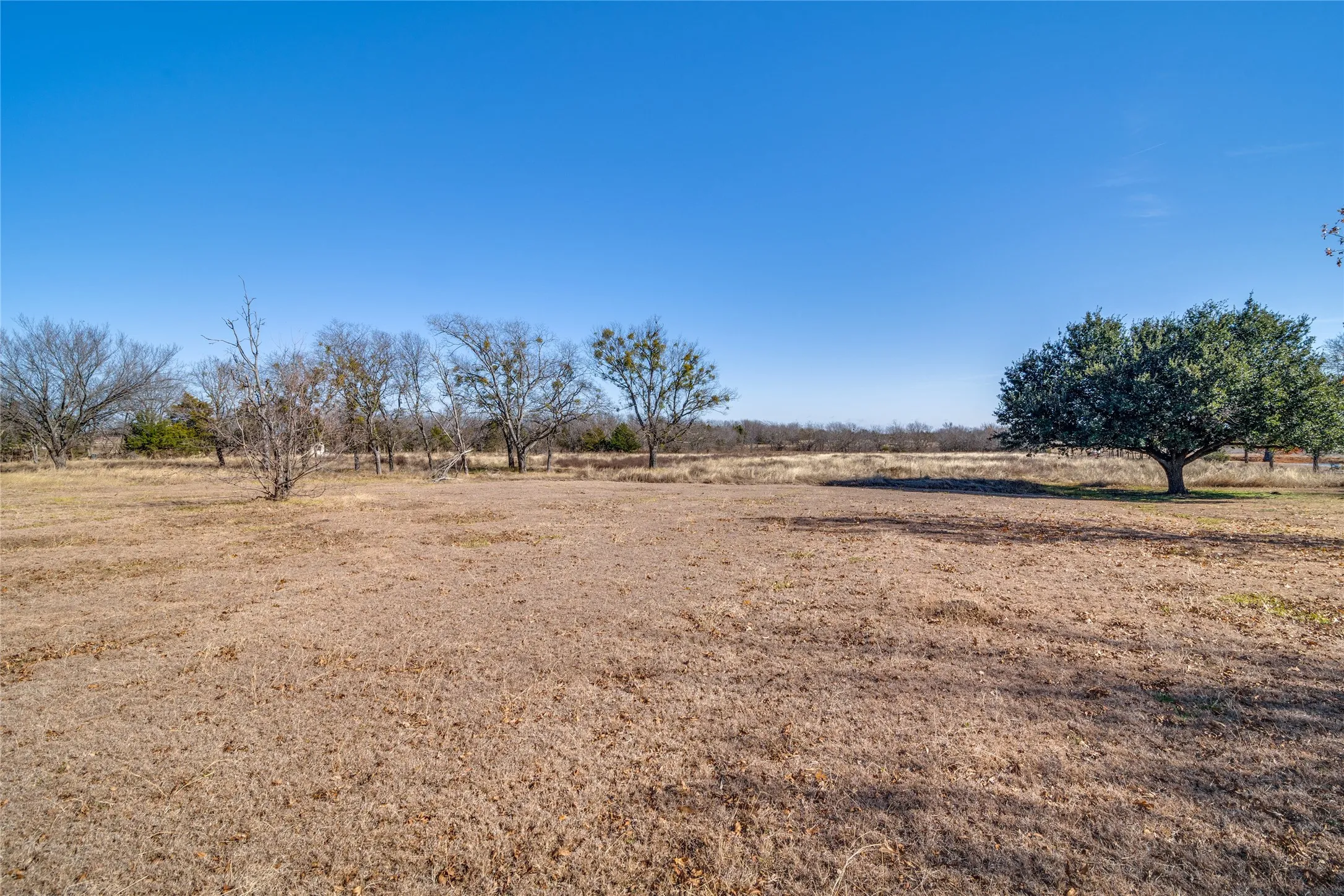 Farm For Sale in Collin County , 324 N Greenville Road, Josephine, Texas 75173, 3 Bedroom, 2 Bathroom, Garage spaces, 1,344 Sqft, built in 1950, Preowned, mls#21196987, Real Estate Agent in Josephine, Homes For Sale in Collin county, Homes For Sale in Josephine, Realtor in Josephine Texas, Real Estate Brokerage Independent Realty Texas, Luminita Cordes Realtor
