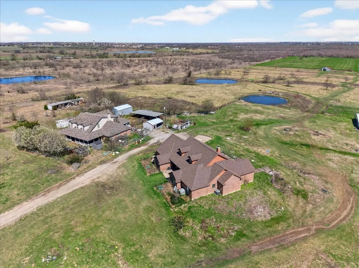 Single Family Residence For Sale in Kaufman County , 9595 County Road 262, Crandall, Texas 75114, 5 Bedroom, 4 Bathroom, Garage spaces, 5,587 Sqft, built in 2012, Preowned, Price $1,999,999, mls#21197073, Real Estate Agent in Crandall, Homes For Sale in Kaufman county, Homes For Sale in Crandall, Realtor in Crandall Texas, Real Estate Brokerage Independent Realty Texas, Luminita Cordes Realtor