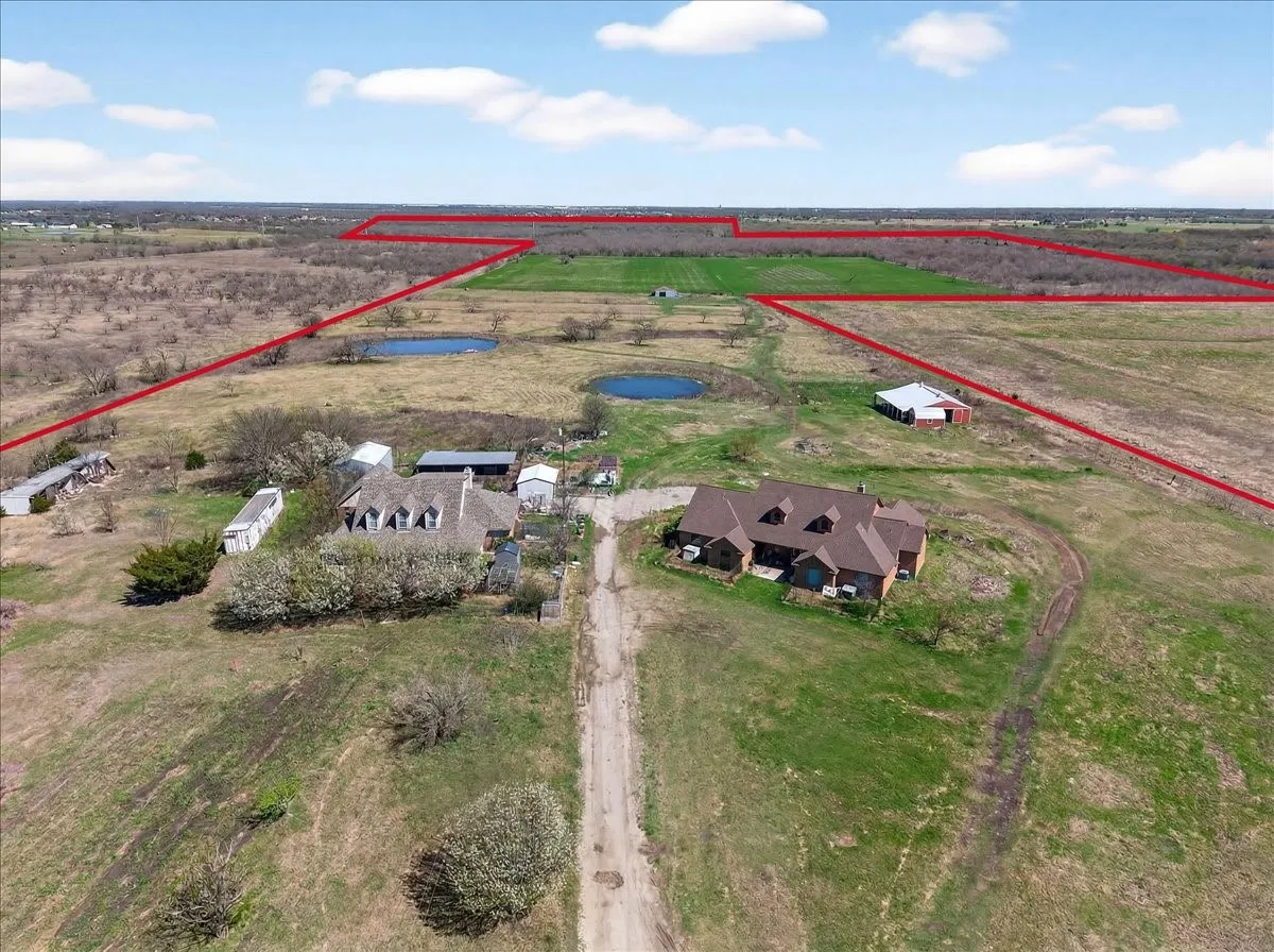 Single Family Residence For Sale in Kaufman County , 9595 County Road 262, Crandall, Texas 75114, 5 Bedroom, 4 Bathroom, Garage spaces, 5,587 Sqft, built in 2012, Preowned, Price $1,999,999, mls#21197073, Real Estate Agent in Crandall, Homes For Sale in Kaufman county, Homes For Sale in Crandall, Realtor in Crandall Texas, Real Estate Brokerage Independent Realty Texas, Luminita Cordes Realtor