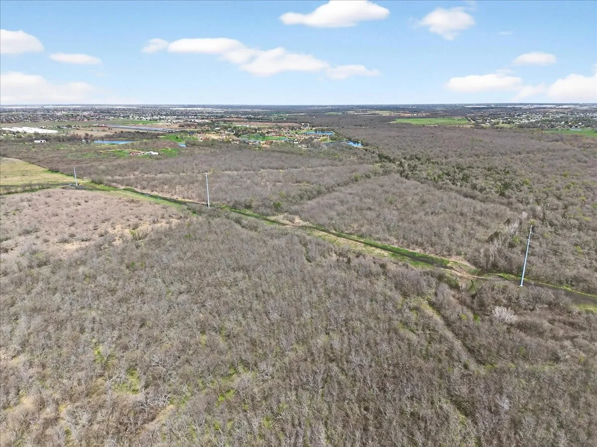 Single Family Residence For Sale in Kaufman County , 9595 County Road 262, Crandall, Texas 75114, 5 Bedroom, 4 Bathroom, Garage spaces, 5,587 Sqft, built in 2012, Preowned, Price $1,999,999, mls#21197073, Real Estate Agent in Crandall, Homes For Sale in Kaufman county, Homes For Sale in Crandall, Realtor in Crandall Texas, Real Estate Brokerage Independent Realty Texas, Luminita Cordes Realtor
