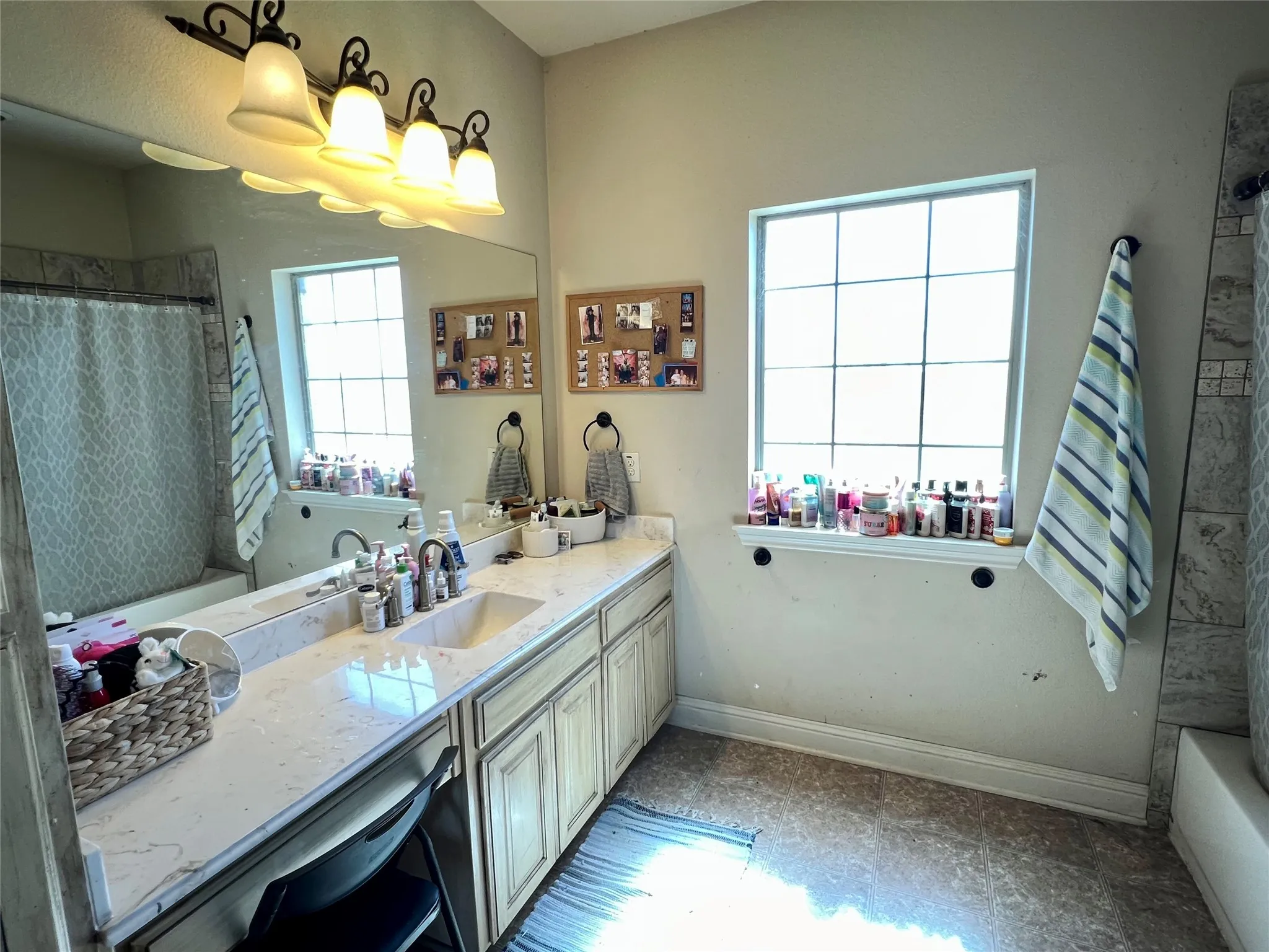 Single Family Residence For Sale in Kaufman County , 9595 County Road 262, Crandall, Texas 75114, 5 Bedroom, 4 Bathroom, Garage spaces, 5,587 Sqft, built in 2012, Preowned, Price $1,999,999, mls#21197073, Real Estate Agent in Crandall, Homes For Sale in Kaufman county, Homes For Sale in Crandall, Realtor in Crandall Texas, Real Estate Brokerage Independent Realty Texas, Luminita Cordes Realtor