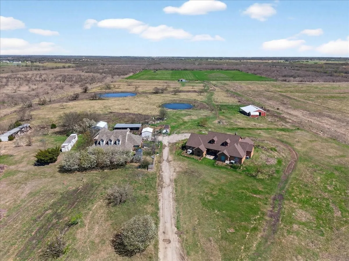Single Family Residence For Sale in Kaufman County , 9595 County Road 262, Crandall, Texas 75114, 5 Bedroom, 4 Bathroom, Garage spaces, 5,587 Sqft, built in 2012, Preowned, Price $1,999,999, mls#21197073, Real Estate Agent in Crandall, Homes For Sale in Kaufman county, Homes For Sale in Crandall, Realtor in Crandall Texas, Real Estate Brokerage Independent Realty Texas, Luminita Cordes Realtor
