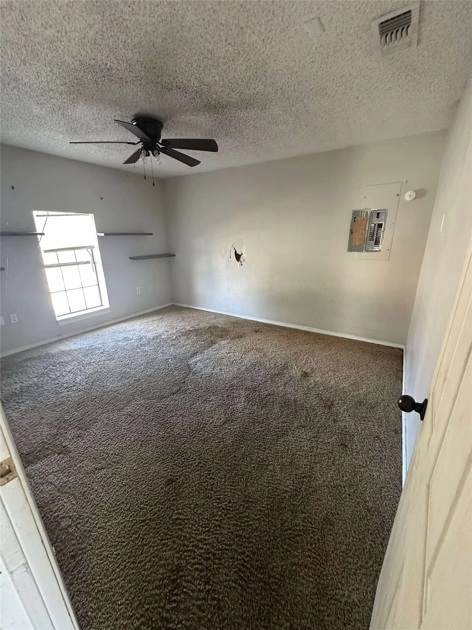 Single Family Residence For Sale in Hopkins County , 1009 Camp Street, Sulphur Springs, Texas 75482, 3 Bedroom, 2 Bathroom, 2 Garage spaces, 1,426 Sqft, built in 1984, Preowned, mls#21197070, Real Estate Agent in Sulphur Springs, Homes For Sale in Hopkins county, Homes For Sale in Sulphur Springs, Realtor in Sulphur Springs Texas, Real Estate Brokerage Independent Realty Texas, Luminita Cordes Realtor