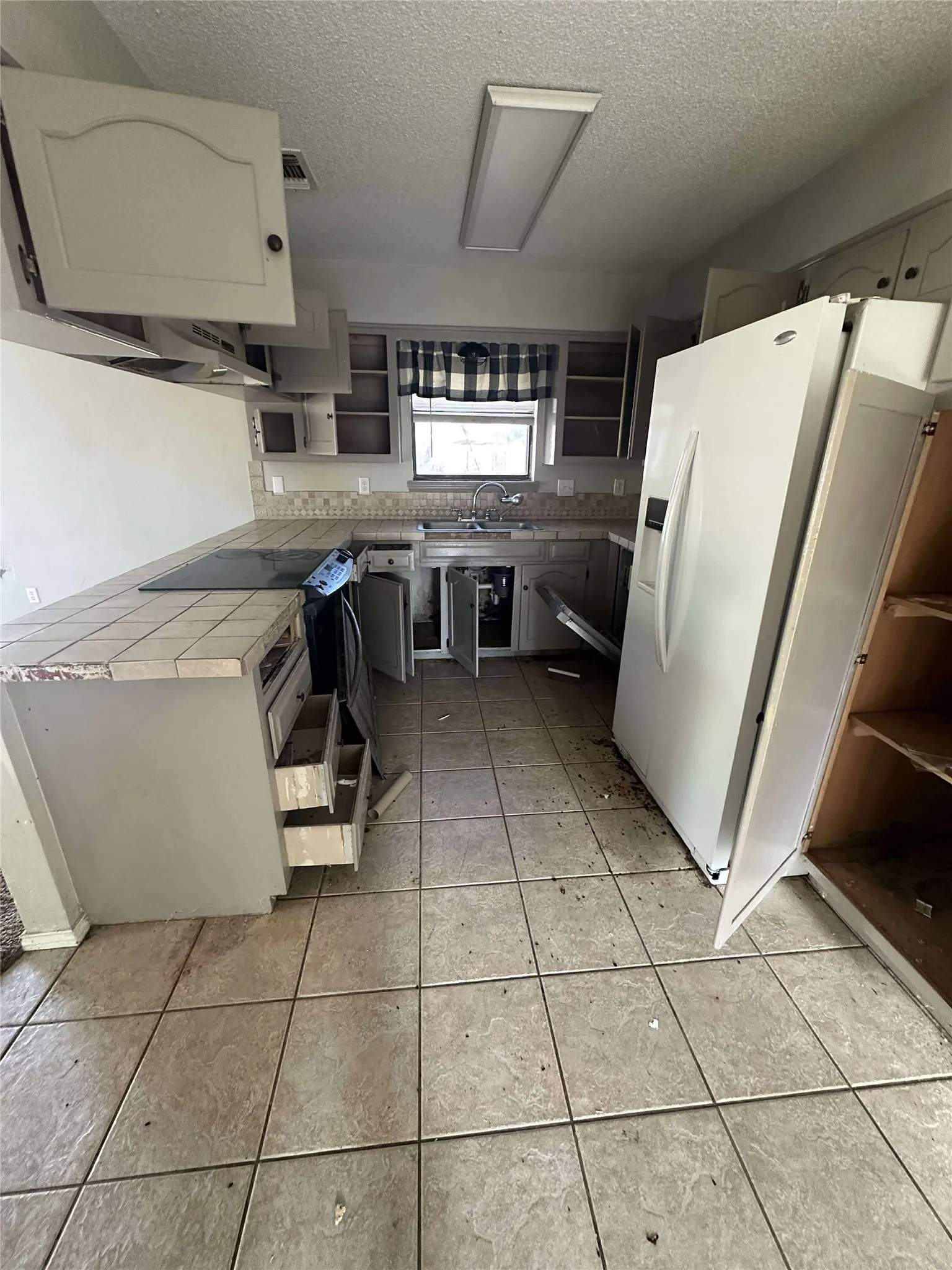 Single Family Residence For Sale in Hopkins County , 1009 Camp Street, Sulphur Springs, Texas 75482, 3 Bedroom, 2 Bathroom, 2 Garage spaces, 1,426 Sqft, built in 1984, Preowned, mls#21197070, Real Estate Agent in Sulphur Springs, Homes For Sale in Hopkins county, Homes For Sale in Sulphur Springs, Realtor in Sulphur Springs Texas, Real Estate Brokerage Independent Realty Texas, Luminita Cordes Realtor