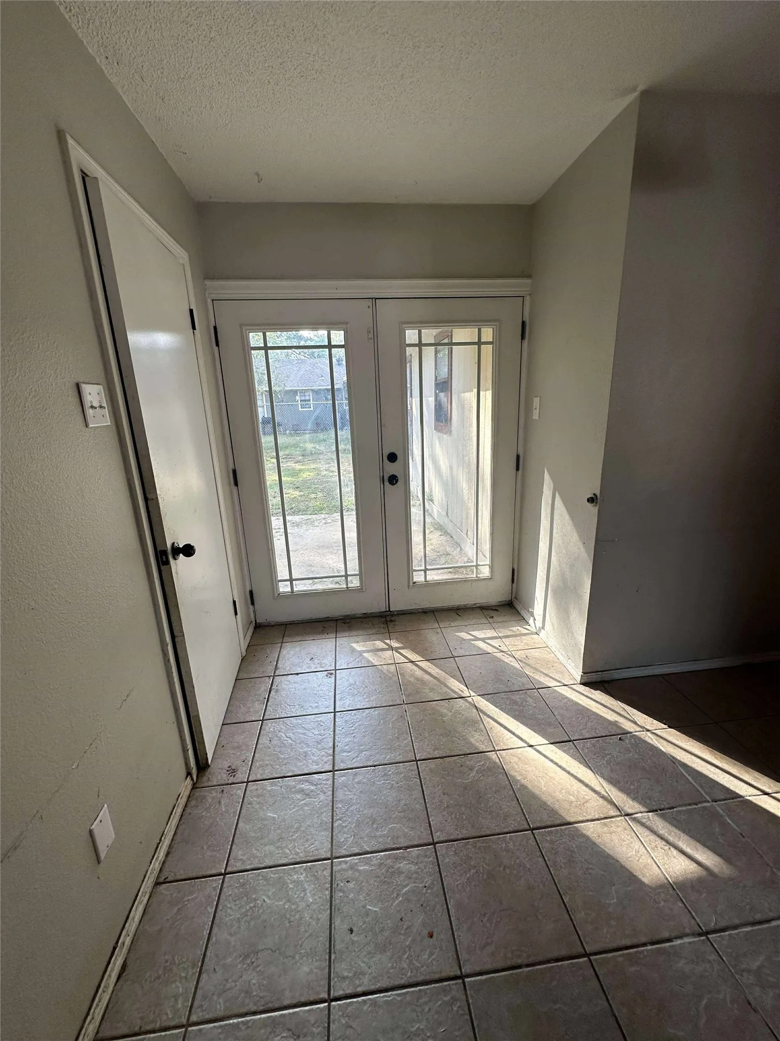 Single Family Residence For Sale in Hopkins County , 1009 Camp Street, Sulphur Springs, Texas 75482, 3 Bedroom, 2 Bathroom, 2 Garage spaces, 1,426 Sqft, built in 1984, Preowned, mls#21197070, Real Estate Agent in Sulphur Springs, Homes For Sale in Hopkins county, Homes For Sale in Sulphur Springs, Realtor in Sulphur Springs Texas, Real Estate Brokerage Independent Realty Texas, Luminita Cordes Realtor