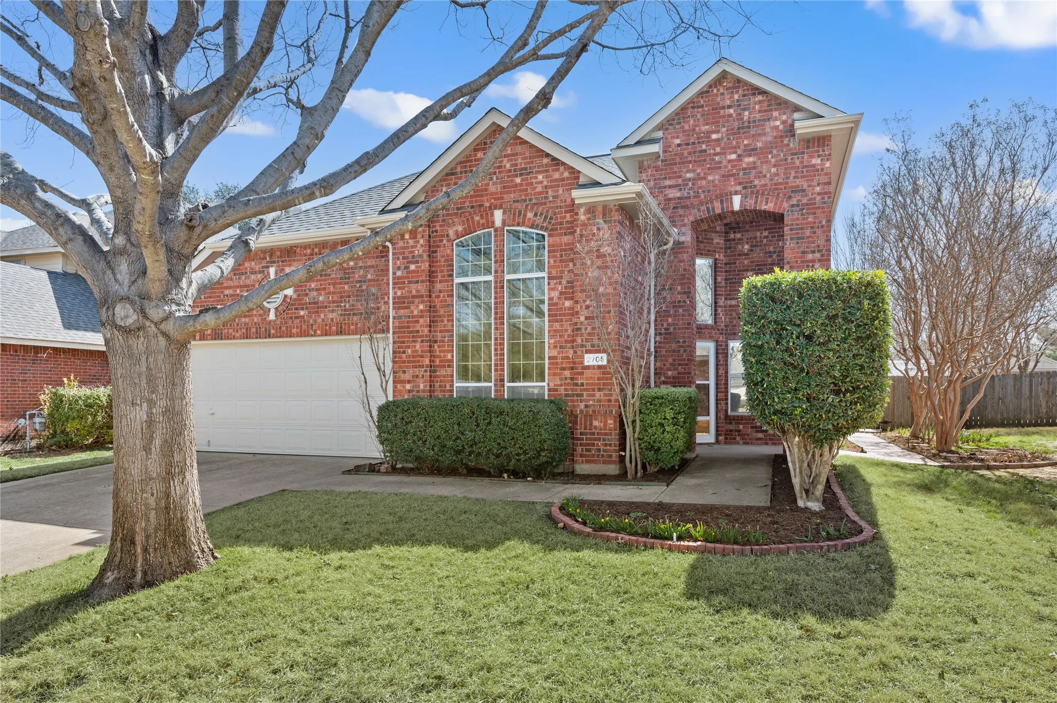 Single Family Residence For Sale in Tarrant County , 2705 Magnolia Lane, Grapevine, Texas 76051, 5 Bedroom, 4 Bathroom, 2 Garage spaces, 2,659 Sqft, built in 1996, Preowned, mls#21185529, Real Estate Agent in Grapevine, Homes For Sale in Tarrant county, Homes For Sale in Grapevine, Realtor in Grapevine Texas, Real Estate Brokerage Independent Realty Texas, Luminita Cordes Realtor