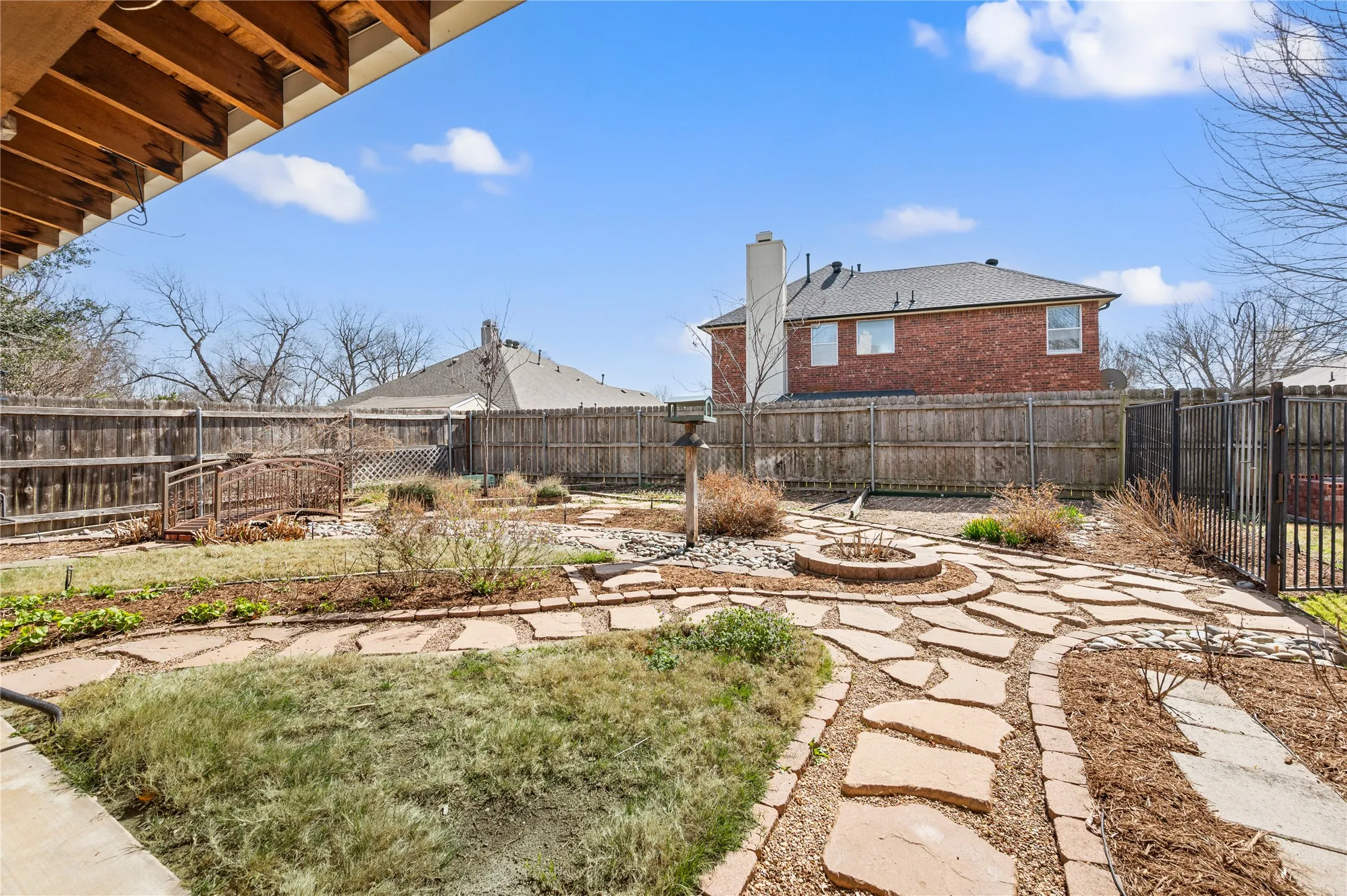 Single Family Residence For Sale in Tarrant County , 2705 Magnolia Lane, Grapevine, Texas 76051, 5 Bedroom, 4 Bathroom, 2 Garage spaces, 2,659 Sqft, built in 1996, Preowned, mls#21185529, Real Estate Agent in Grapevine, Homes For Sale in Tarrant county, Homes For Sale in Grapevine, Realtor in Grapevine Texas, Real Estate Brokerage Independent Realty Texas, Luminita Cordes Realtor