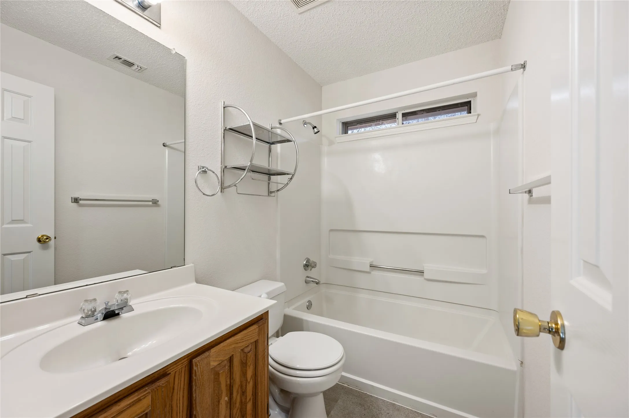Single Family Residence For Sale in Tarrant County , 2705 Magnolia Lane, Grapevine, Texas 76051, 5 Bedroom, 4 Bathroom, 2 Garage spaces, 2,659 Sqft, built in 1996, Preowned, mls#21185529, Real Estate Agent in Grapevine, Homes For Sale in Tarrant county, Homes For Sale in Grapevine, Realtor in Grapevine Texas, Real Estate Brokerage Independent Realty Texas, Luminita Cordes Realtor